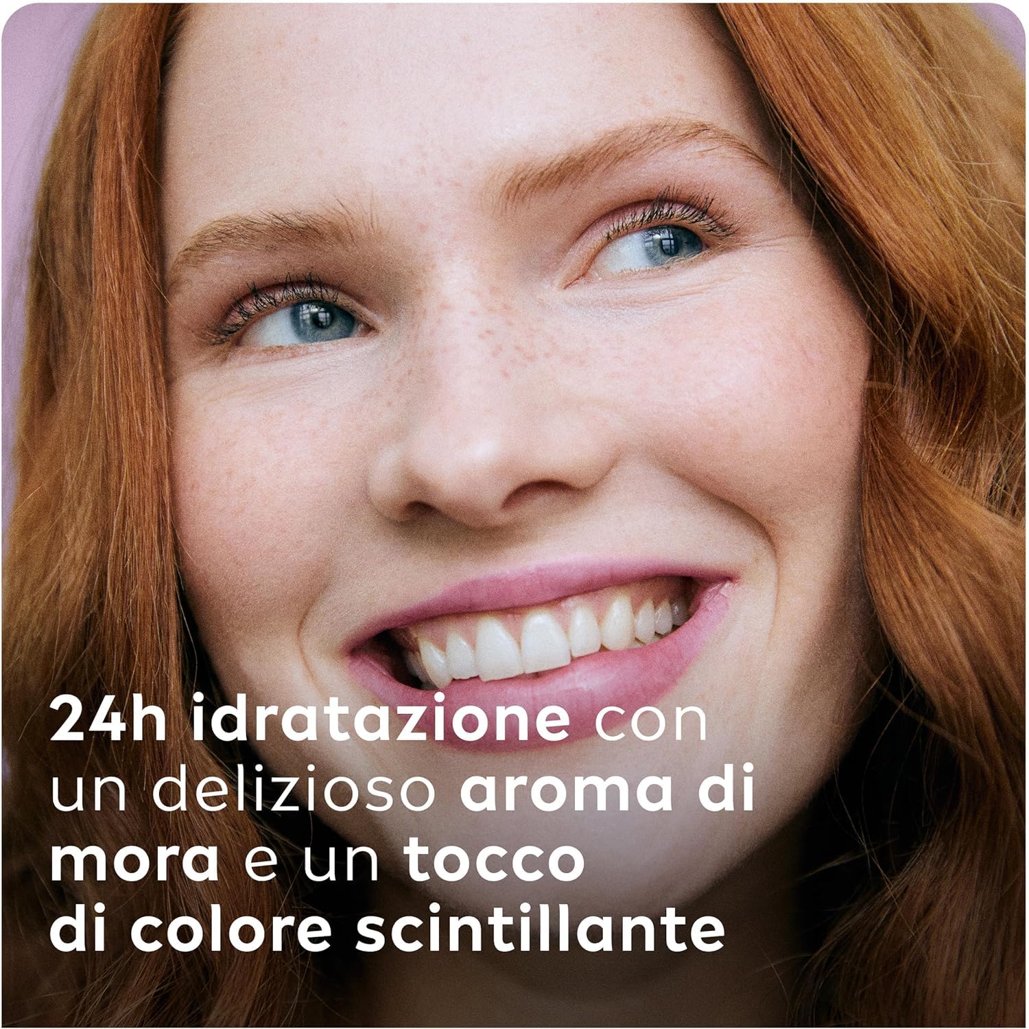 Labello Blackberry Shine Burrocacao Labbra 4.8 g, Balsamo Labbra Colorato All'Aroma Di More, Lip Balm Idratante 24H Con Ingredienti Naturali E Pigmenti Colorati