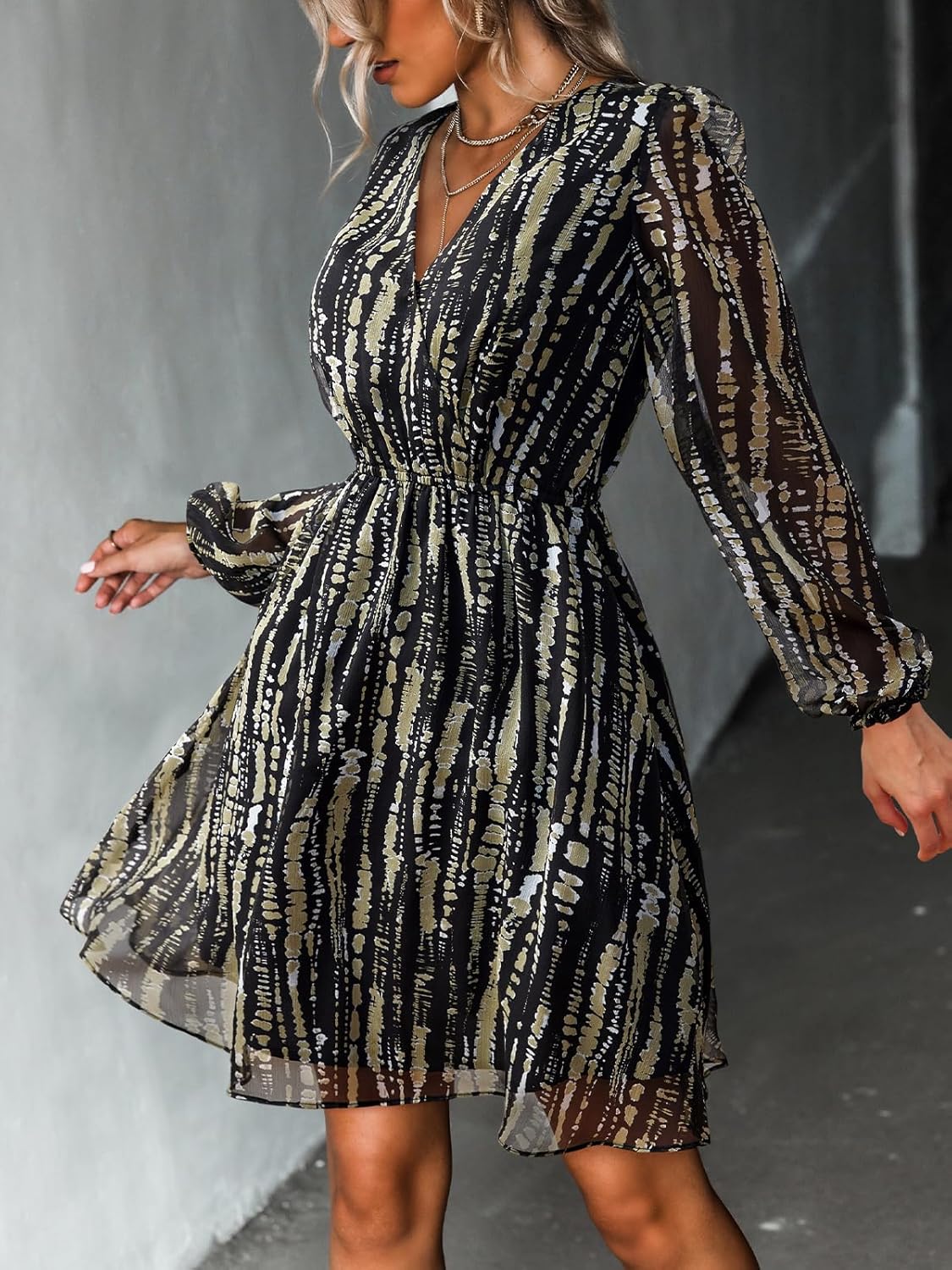 CUPSHE Women's Mini Dresses Casual Spring V Neck Chiffon Long Peasant Sleeves Flowy Spring Dress