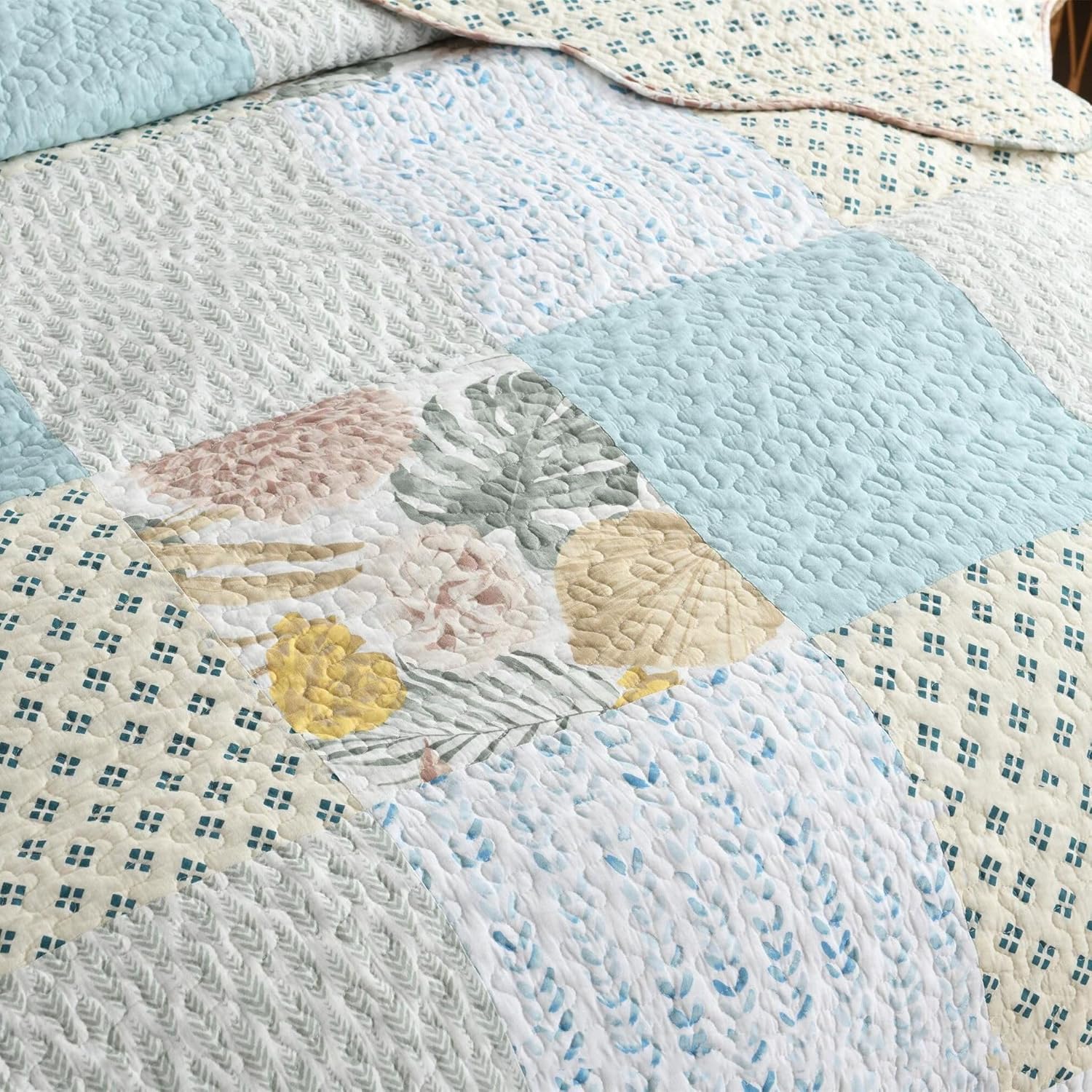 ABREEZE Quilt Set King Size Reversible Country Farmhouse Floral Real Patchwork Quilted Bedspread 3-Piece Quilt Set with Pillowcases with Ruffles for All Seasons, Blue
