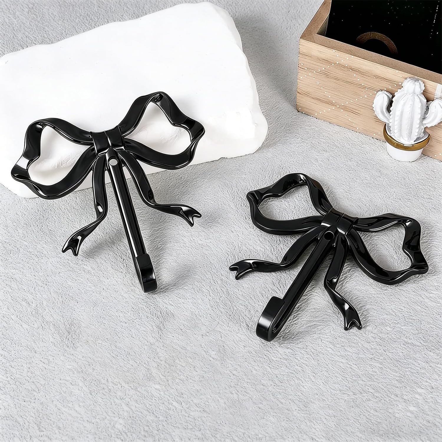 Black Bow Knot Wall Hooks, Heavy Duty Metal Hangers for Coat Towel, 2-Pack