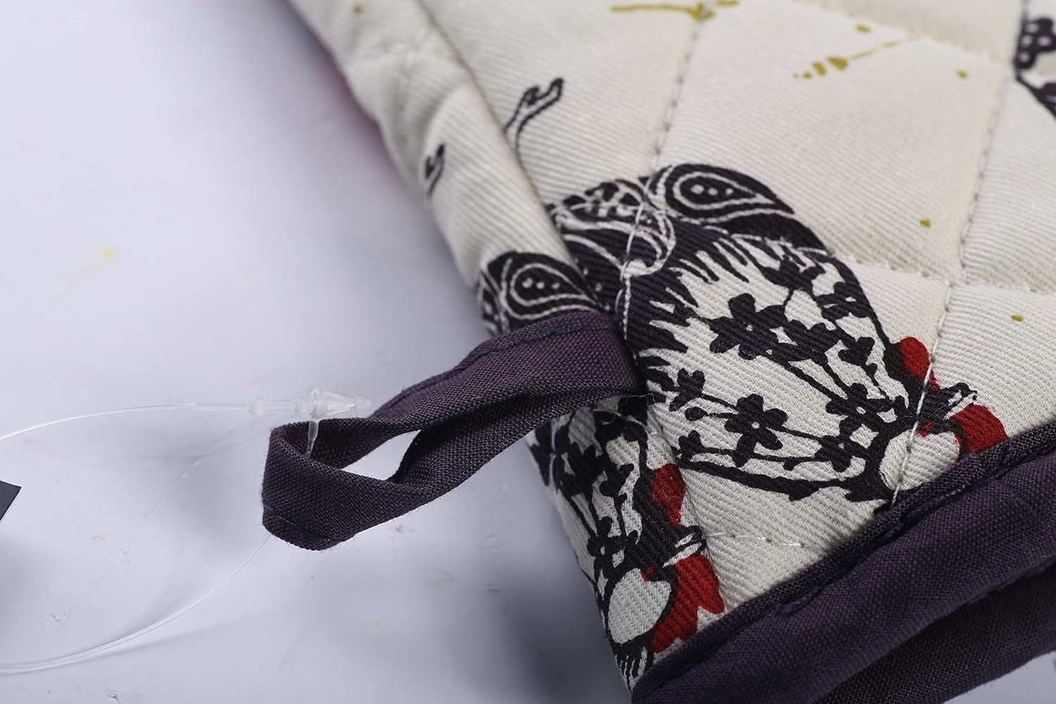 Ulster Weavers 100% Cotton Gauntlet Oven Glove - Heat Resistant and Perfect for Baking, Cooking or Serving - Machine Washable, Animal Theme, Rooster, Cream