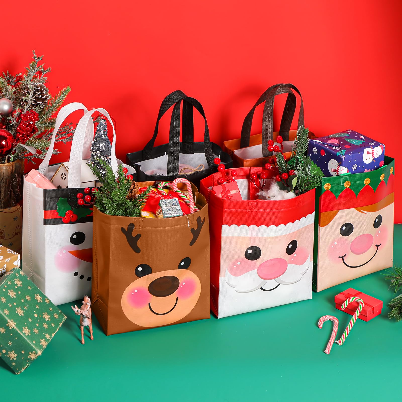 Locmeo 24 bolsas de regalo de Navidad con asas de 10 x 8 x 4 pulgadas, reutilizables, bolsas de golosinas de Navidad, no tejidas, bolsas de regalo de Navidad, bolsas de muñeca para envolver regalos de