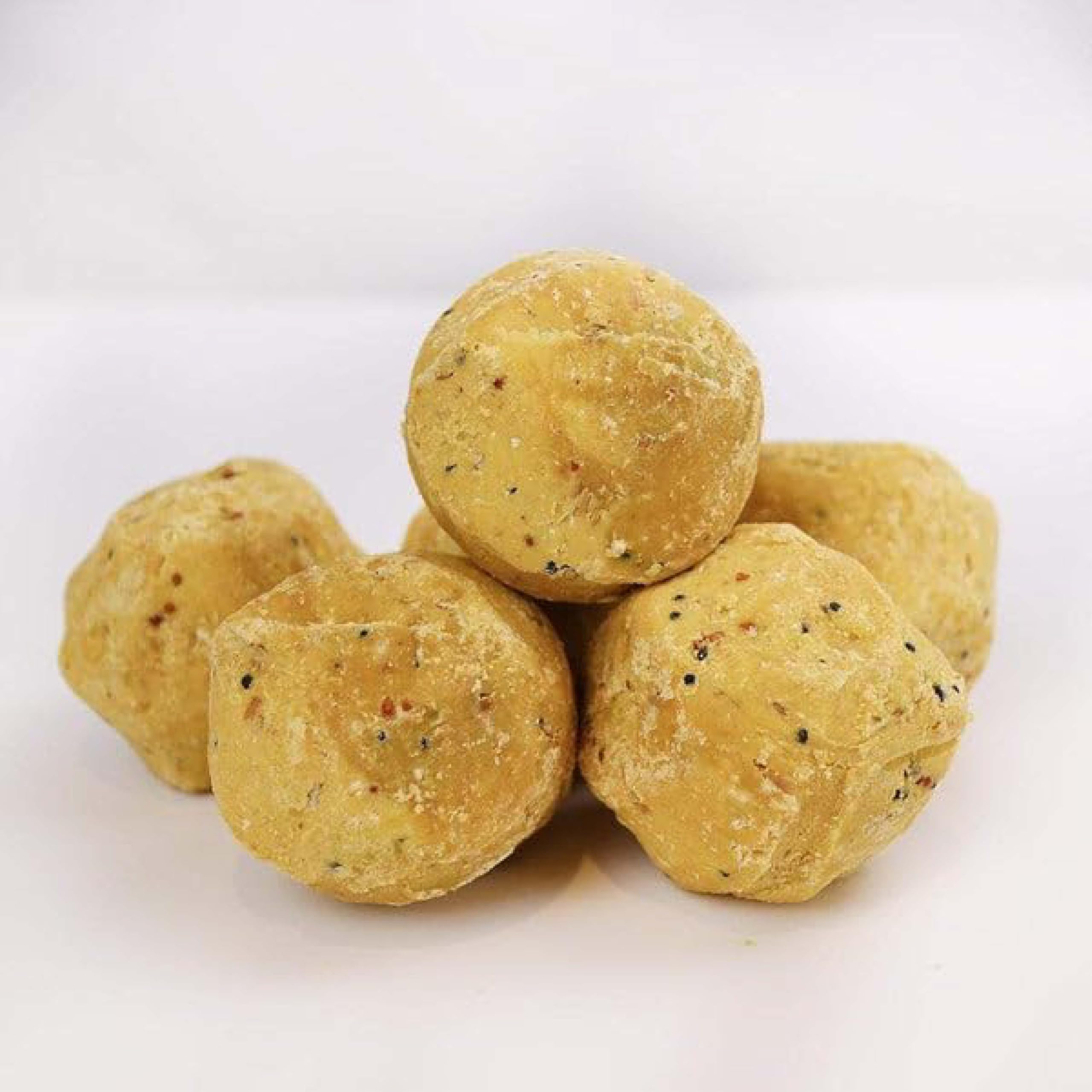 Wiggly Wigglers Insect Suet Fat Balls for Wild Birds British Insects & Mealworm Fatballs for Robins Wrens Tits Siskins Goldcrests & Woodpeckers (Pack of 20 Fatballs)