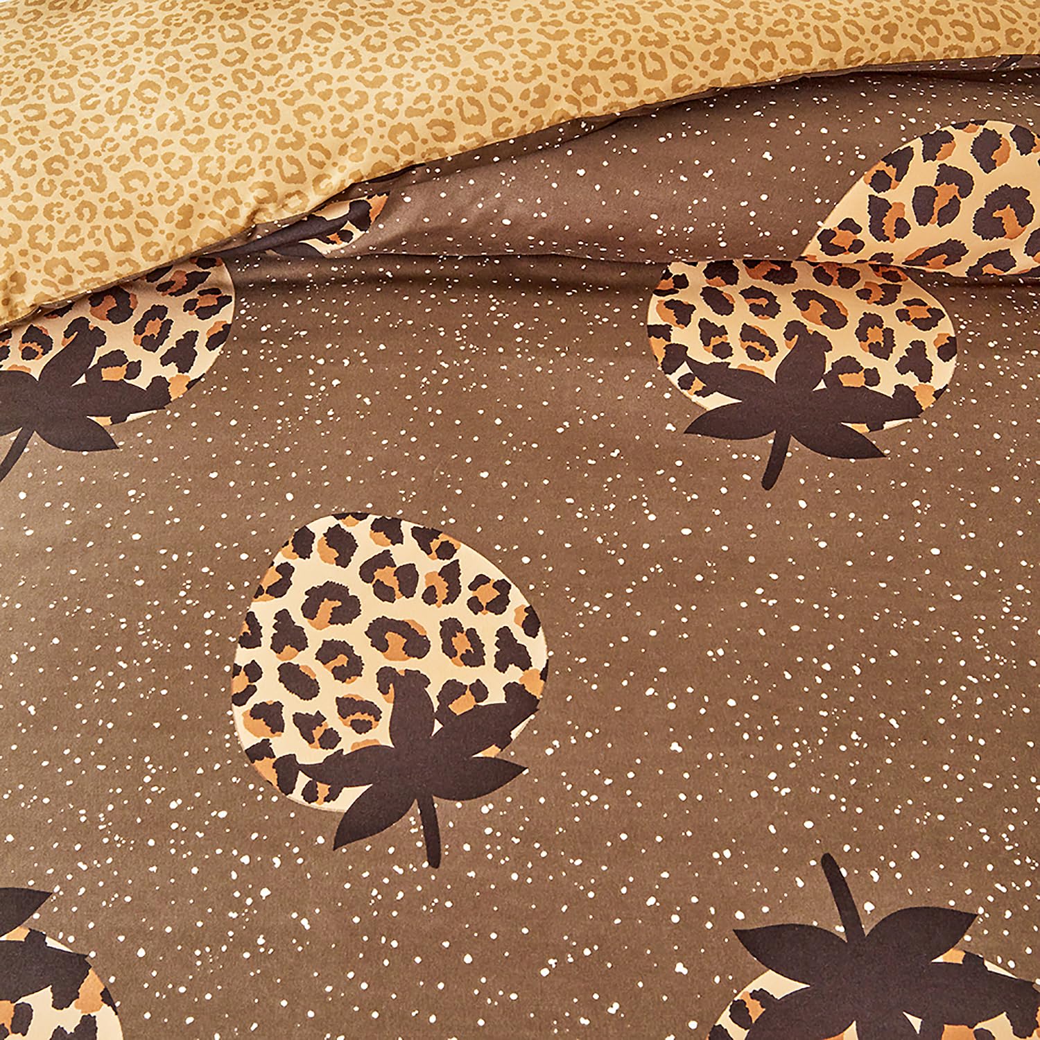 JQWUPUP Leopard Print Strawberry Bedding Set, King Size Duvet Cover for Kids Adults Reversible Duvet Cover with 2 Pillowcases - Image 4