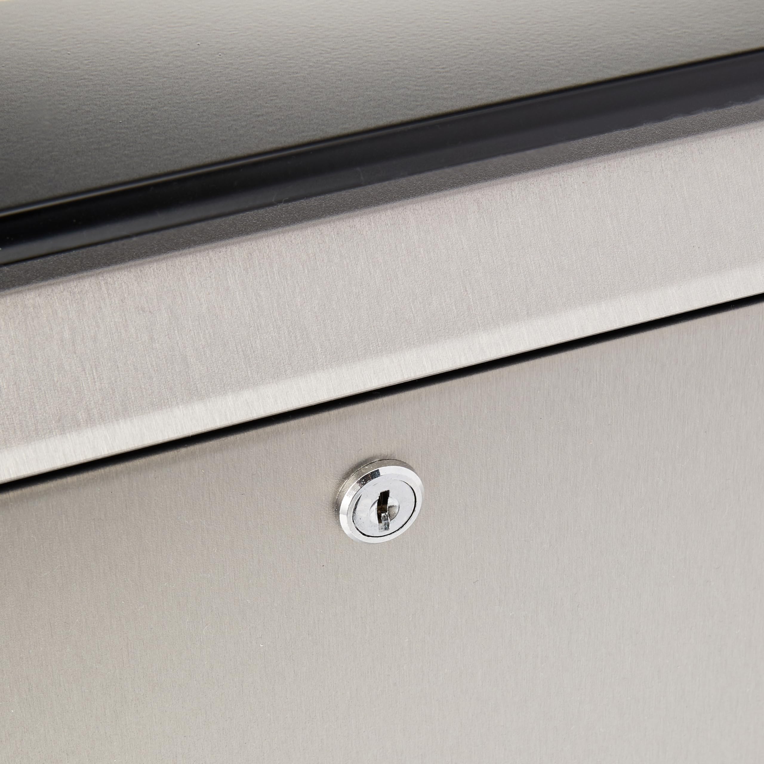 BURG-WÄCHTER Cassetta postale nera, Acciaio zincato e inox, Cassetta postale fessura larga DIN C4, 2 chiavi incl., Oxford 6877 B+S, Acciaio inox/nero (tipo RAL 9005)
