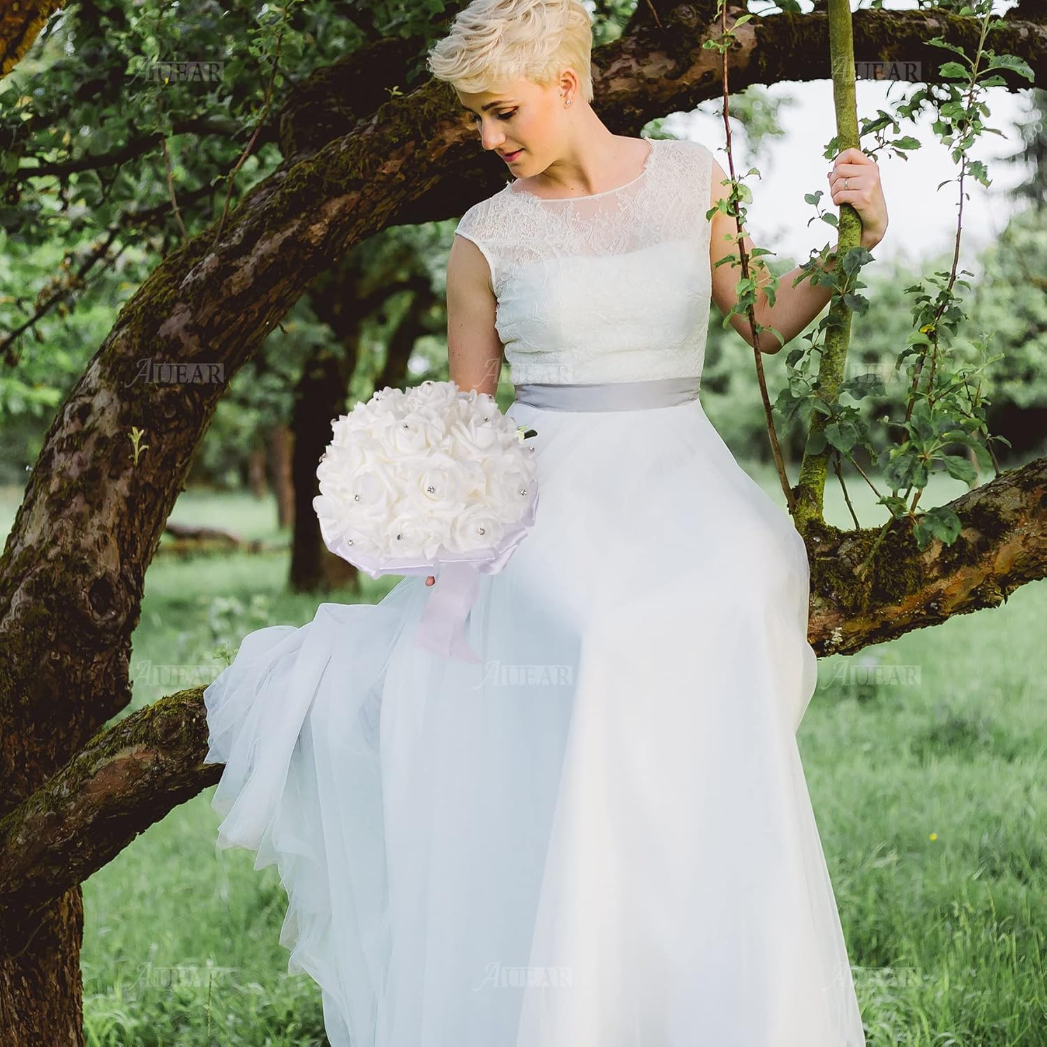 AUEAR, Wedding Bouquets Flower Bridal Bridesmaid Crystal Silk Artificial Rose for Bride Party and Church (White) - Image 5