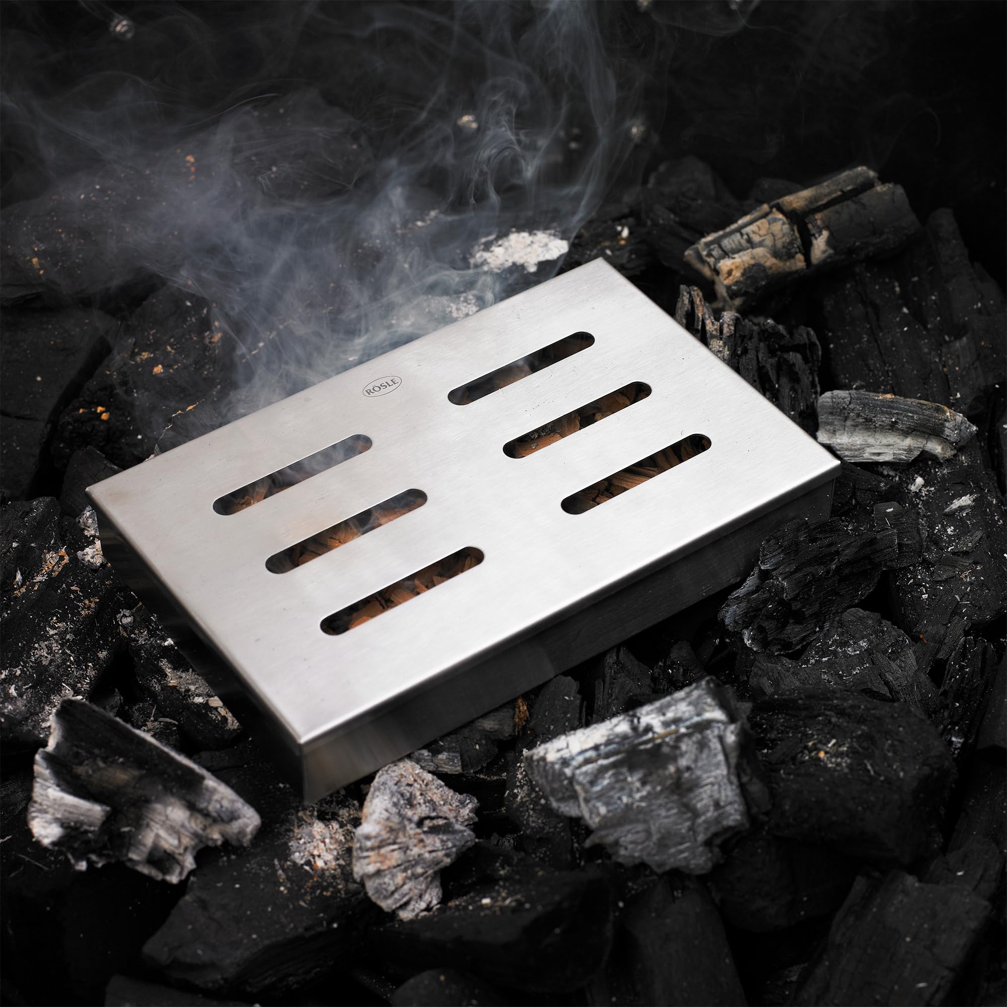 RÖSLE Affumicatoio, pregiato accessorio per regalare alla carne un aromatico sapore affumicato, affumicare su barbecue a gas e a carbonella, acciaio inox 18/10