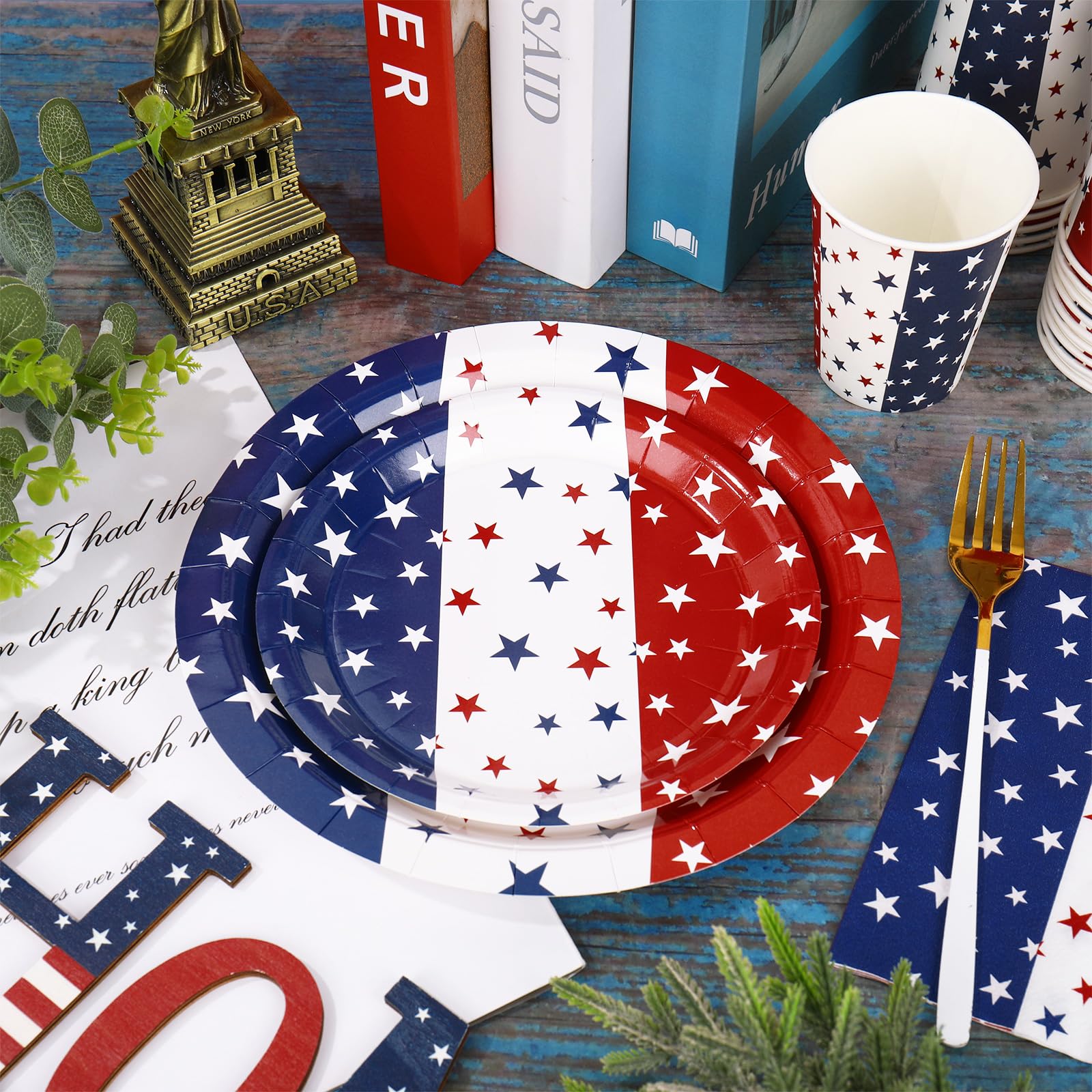Whaline Set di stoviglie per feste patriottiche da 96 pezzi, con piatto di carta, tovaglioli, tazza rossa, bianca, blu, stella, 4 luglio, stoviglie usa e getta per 24 ospiti, decorazione da tavolo per