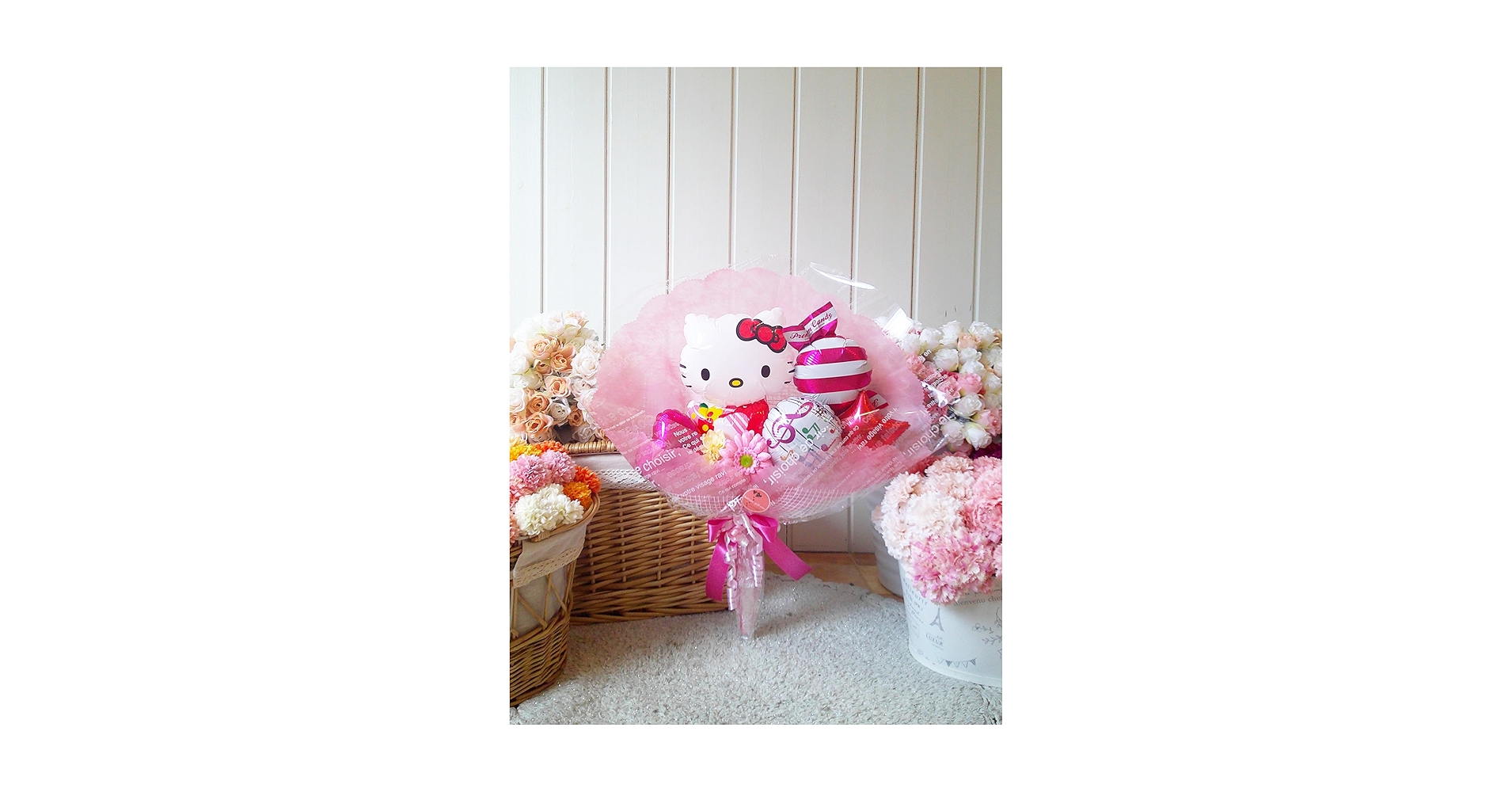 Amazon | かわいいハローキティがメインの花束ブーケワルツ誕生