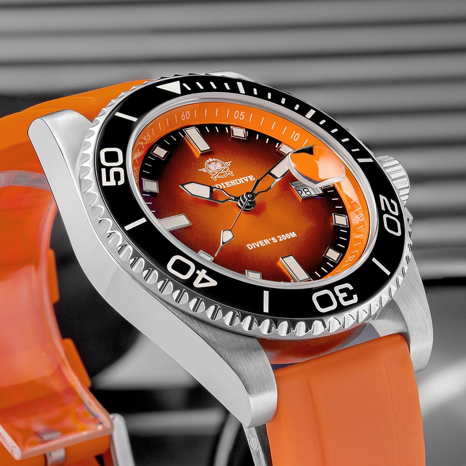 ADDIESDIVE Montre de plongée 200m Quartz Hommes BGW9 Lunette Céramique Lumineuse Montre Analogique Hommes avec Bracelet Caoutchouc AD2089