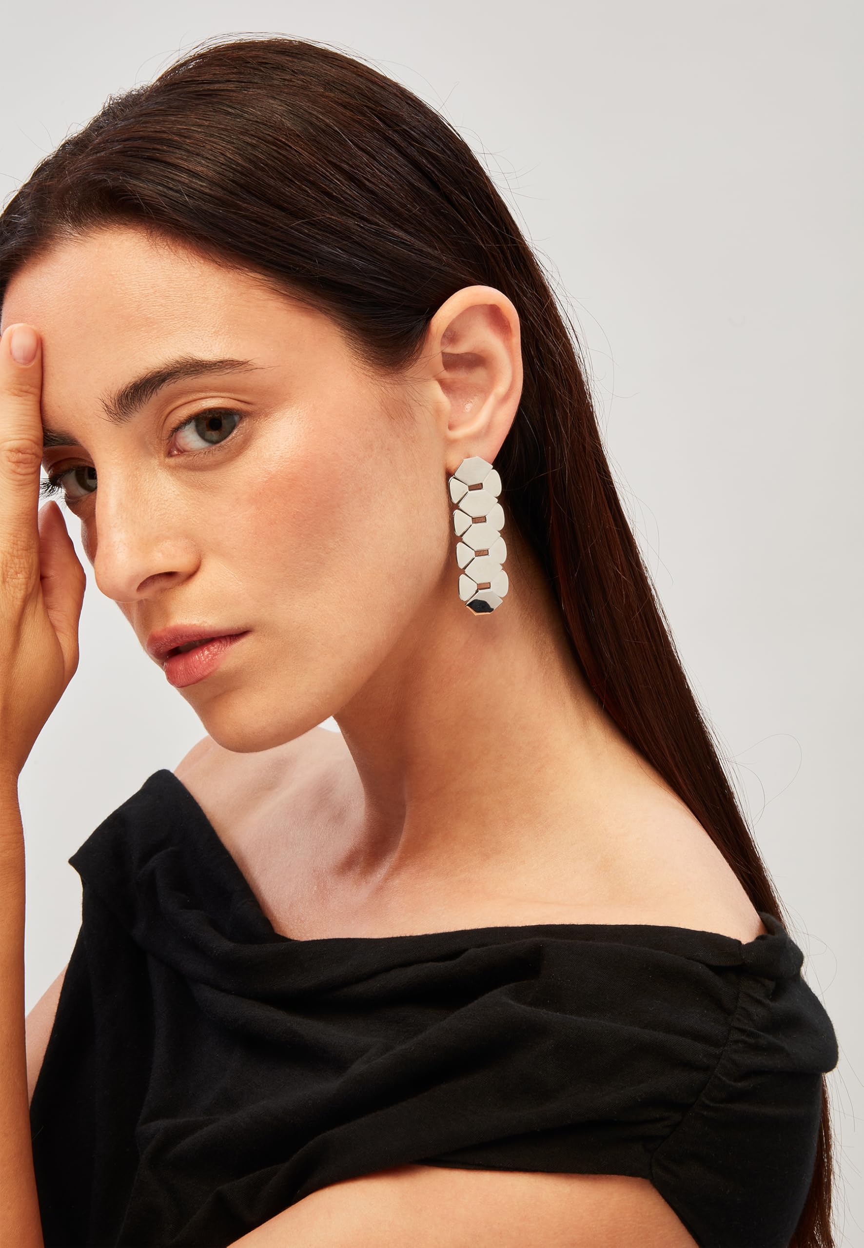 Breil, Collezione Hexagonia, Orecchini Donna a Forma Esagonale in Acciaio Lucido, Comodi e Leggeri, Chiusura a Farfalla, Lunghezza 5,2 cm, Idea Regalo Donna