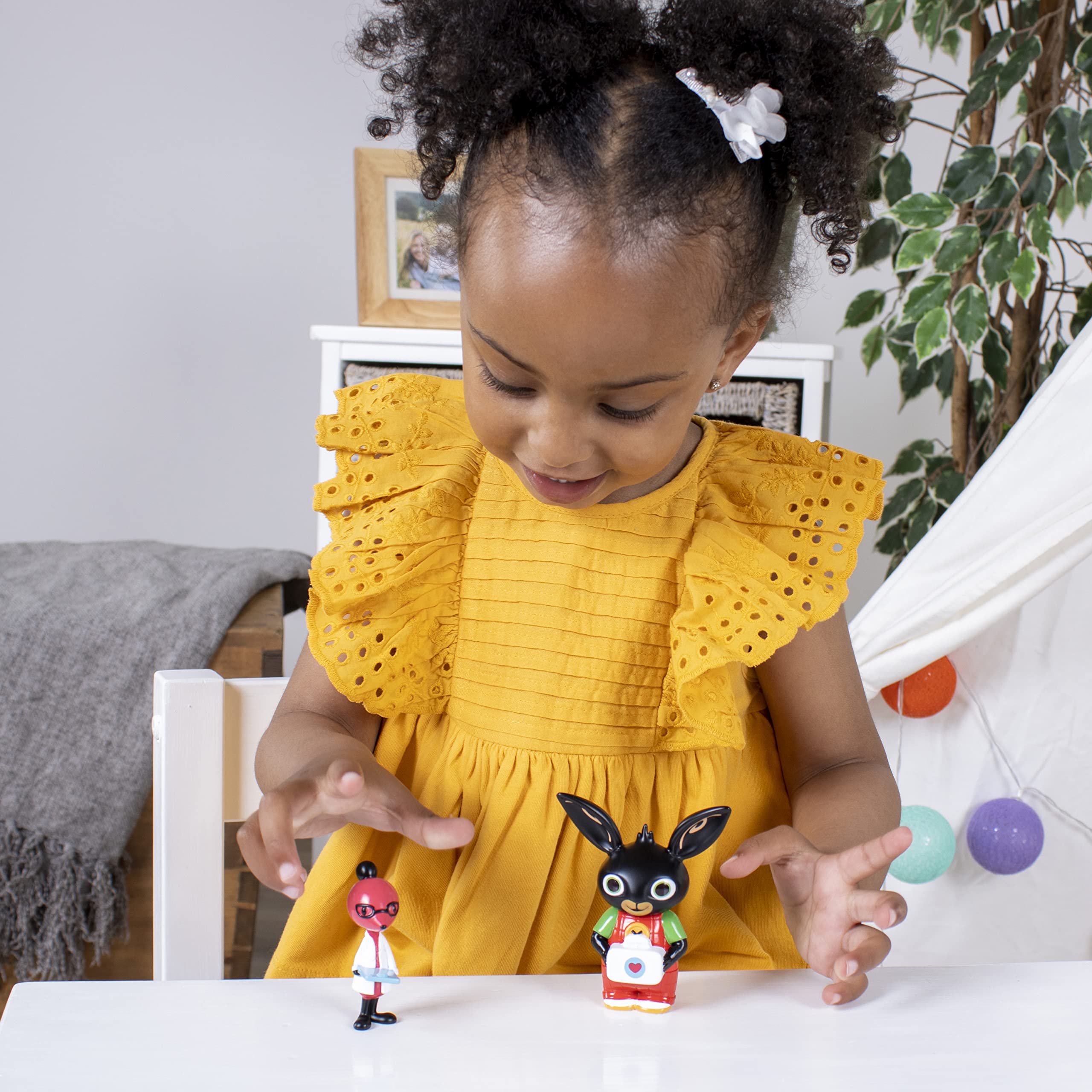 Bing ORBICO 3599 Bunny Figurine Set - Doctor Molly 2 Pack, 7-9cm Tall, For Toddlers 18+ Months