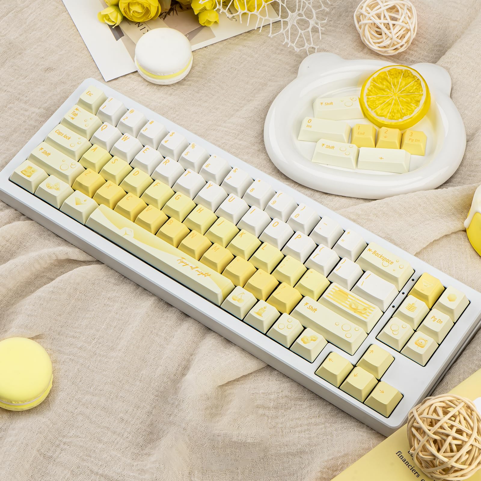 130 tasti PBT Cherry Profile Keycap, set di keycap minimalista crema, copritasti personalizzati bianchi e gialli, copritasti spessi a cinque lati a sublimazione per tastiera meccanica da gioco