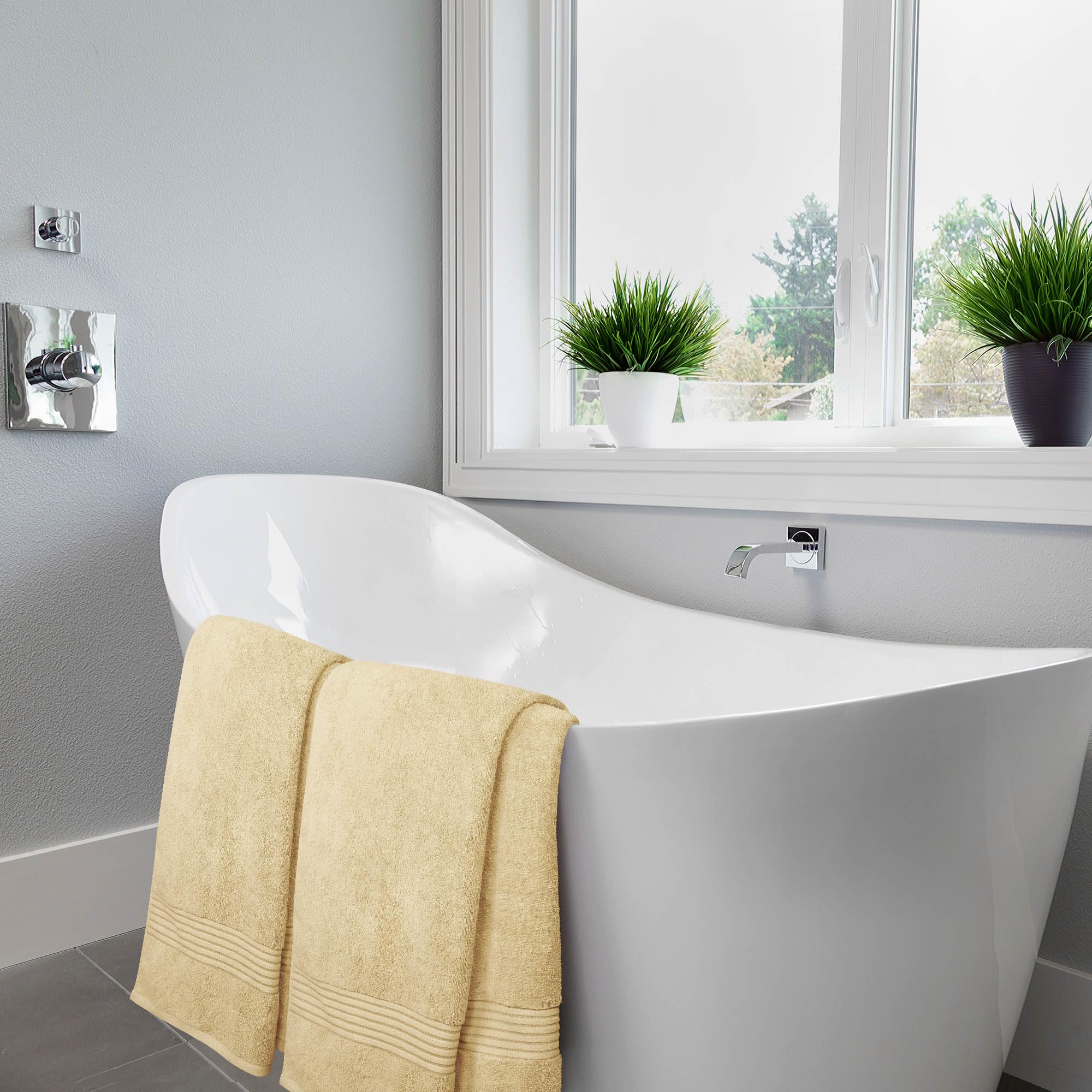 Utopia Towels 4-częściowy zestaw luksusowych ręczników kąpielowych, (60 x 137 cm), 100% bawełna pierścieniowa 600 g/m2, lekkie i bardzo chłonne szybkoschnące ręczniki do łazienki, na siłownię, do spa i hotelu (beżowe)