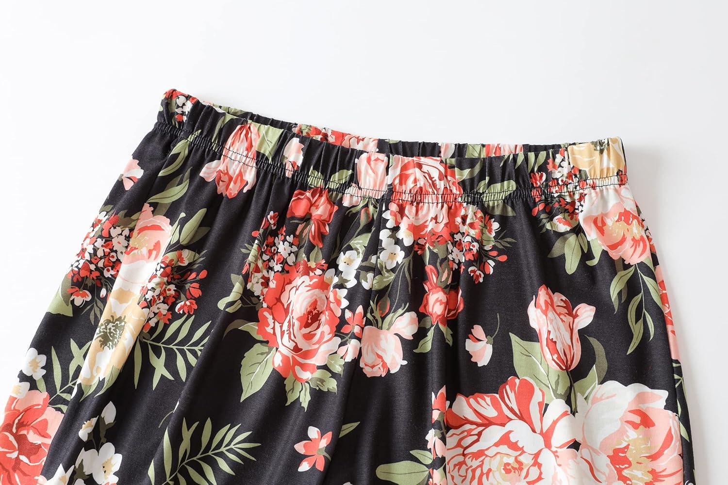 Vozanet Women's Pajamas Set Soft V Neck Sleepwear Top and Capri Pj Lounge Sets Cartoon Heart Shape Cat Nighty Plus Size - Image 5