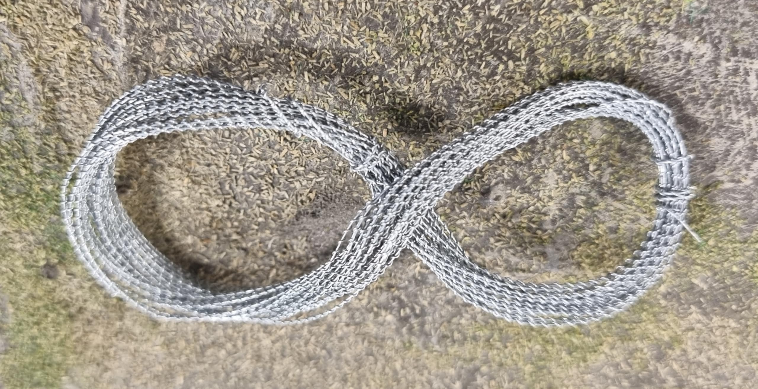Warlord Games Battlefield Model Barbed Wire - 5m Metal Razor Wire for Miniature Bases and Wargame Terrain (5 Metres) - Image 2