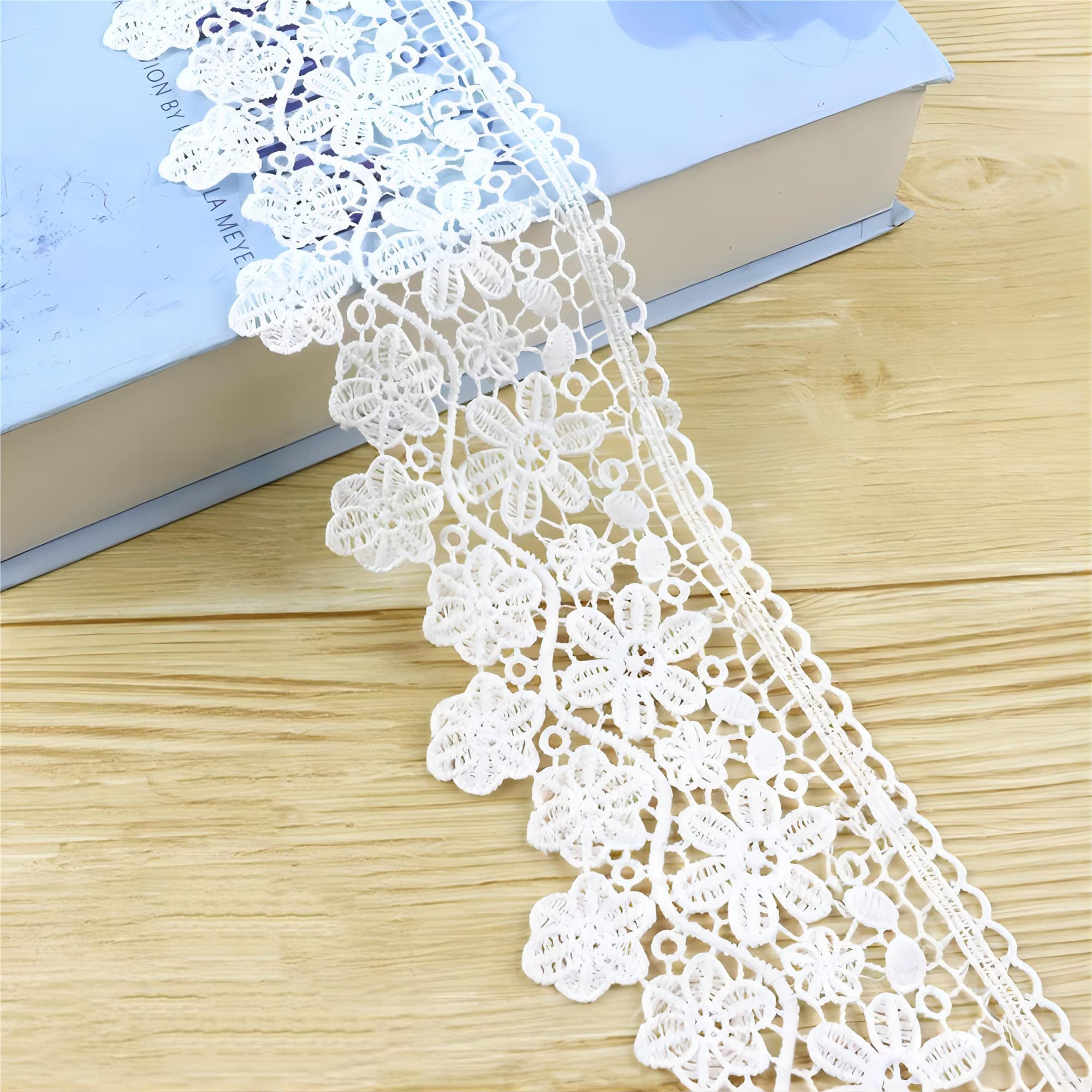 Dentelle percée brodée de 9cm pour réparer et embellir vos finitions