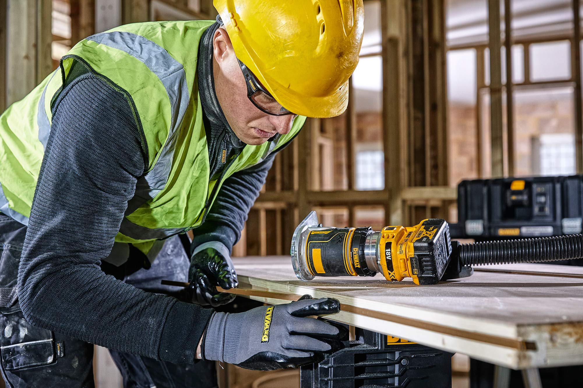 DEWALT DCW604P2-QW - Fresadora Combo XR 18V Electrónica con 2 baterías Li-Ion 5,0Ah con maletín TSTAK VI