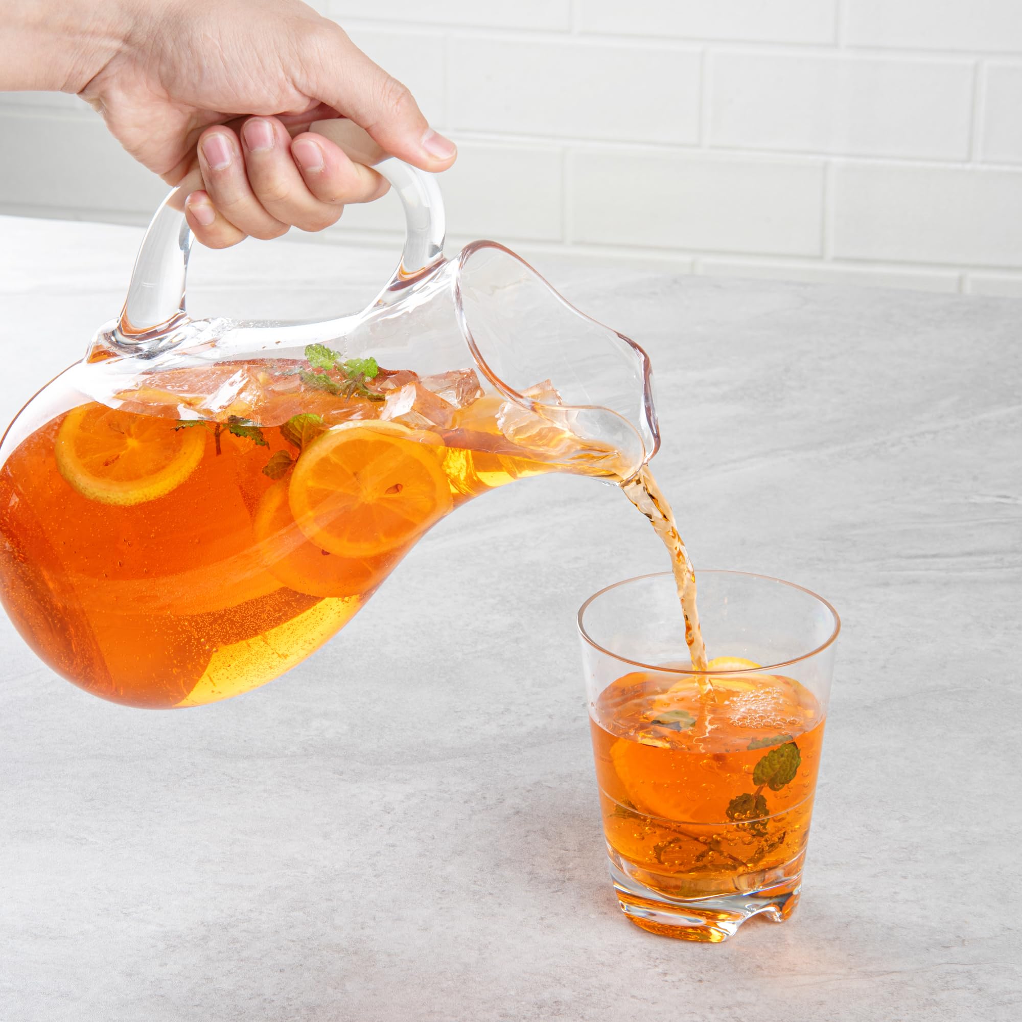 BEV Tek - Jarra de agua de 1,615.9 g, 1 jarra de agua resistente, lavavajillas, inastillable, de policarbonato transparente, para todo tipo de bebidas Restaurantware
