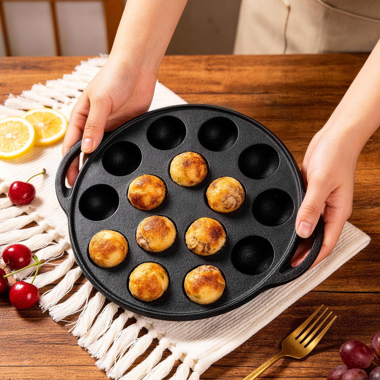 Zerodeko Poêle à Frire en Fonte Épaisse Multifonction 15 Trous pour Escargots et Boulettes, Ustensile Cuisine Maison, 2 Fourchettes en Acier et Pinceau à Huile, Usage Couleur Aléatoire