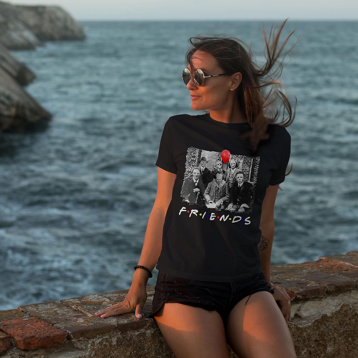 Maglietta Donna Ispirata A Horror Movie E Friends – Design Unico Fatto A Mano In Europa