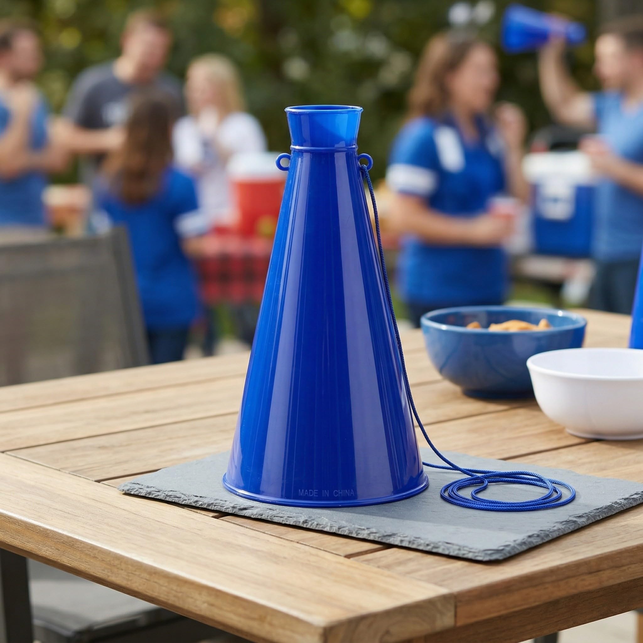 4 Pezzi Megafono in Plastica Colorato per Feste e Partite di Calcio Giocattolo Tromba da Festa per Accessorio Rumoroso per Eventi Sportivi e Celebrazioni