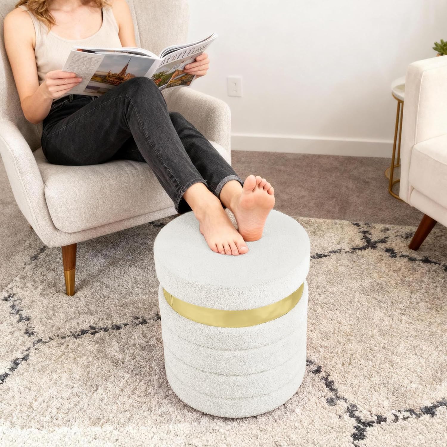 Round Ottoman with Storage, Foldable Vanity Stool with Soft Padded, Boucle Foot Stool for Dorm Room, Living Room and Bedroom, White