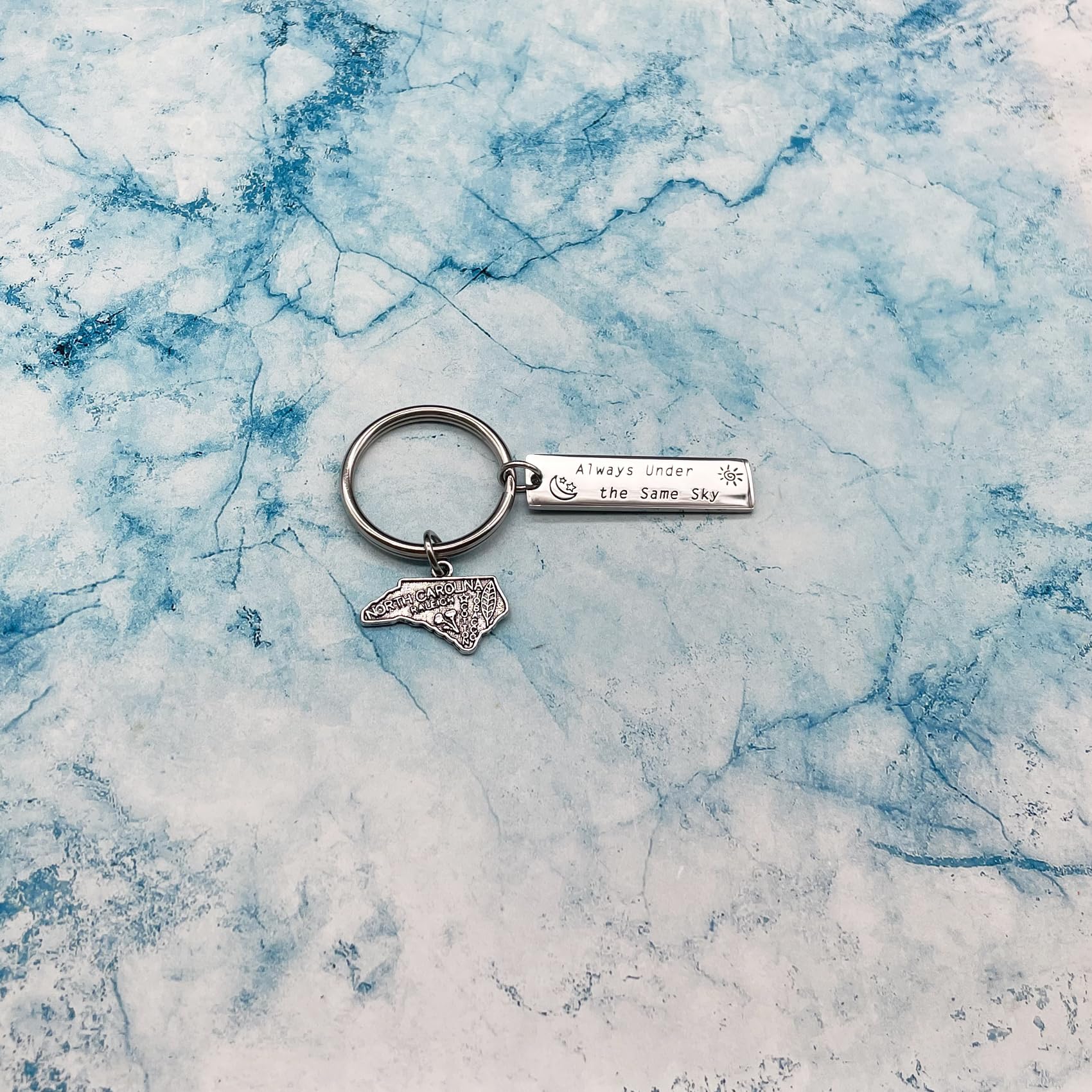 JJTZX Always Under the Same Sky US State Keychain Long Distance Map Keychain Graduation Gift between Best Friends