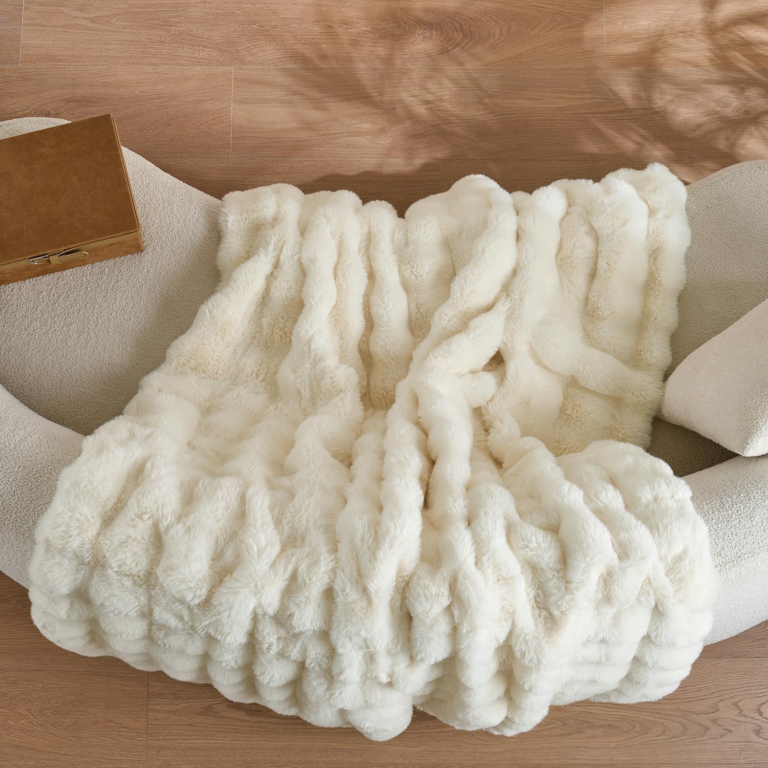 Wajade Fluffy Faux Fur Throw Blanket for Couch Bed 50x60, Luxury Soft Thick Fuzzy Plush Bubble Blanket, Warm Cozy Blanket for Sofa Chair, Ivory White