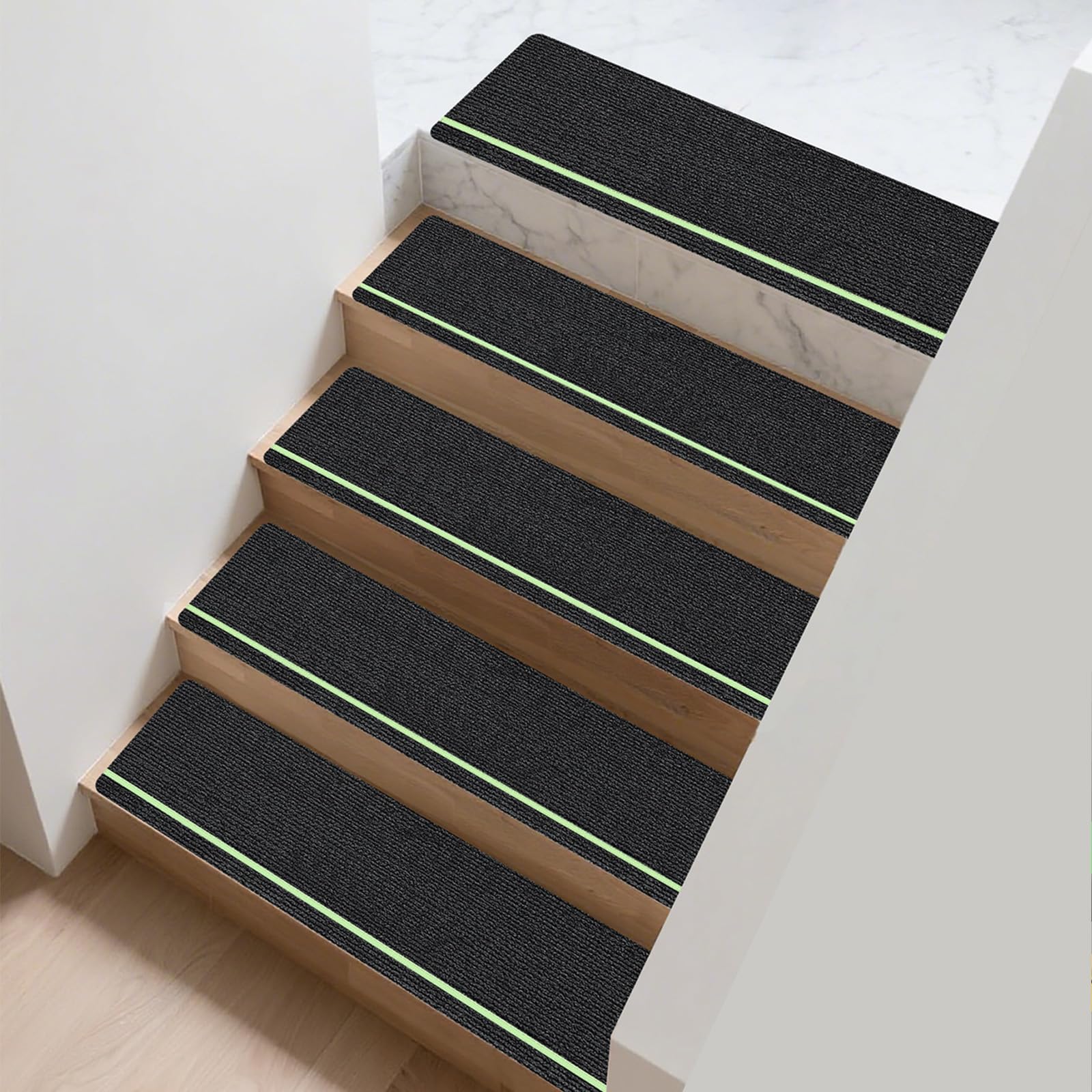 15 Stück Treppenmatten mit Glow in Dark Streifen, Treppenstufen Matten, 76 x 20 Treppenmatten Selbstklebend für Holztreppen, 100% Polyester TPE Rückseite Treppenteppich für Ältere, Haustiere (Schwarz)