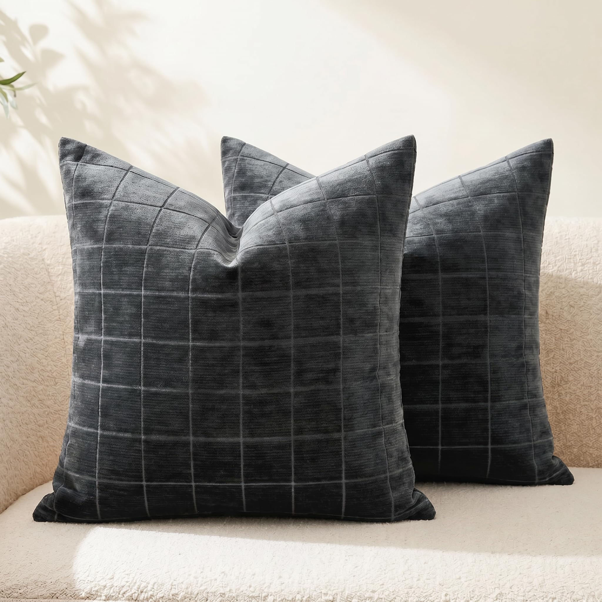 Neelvin Set of 2 Cushion Covers 40x40cm(16x16 inch) Chenille Plaid Checkered Decorative Throw Pillows Farmhouse Modern Soft Textured Neutral Style Sofa for Bedroom Living Room Black