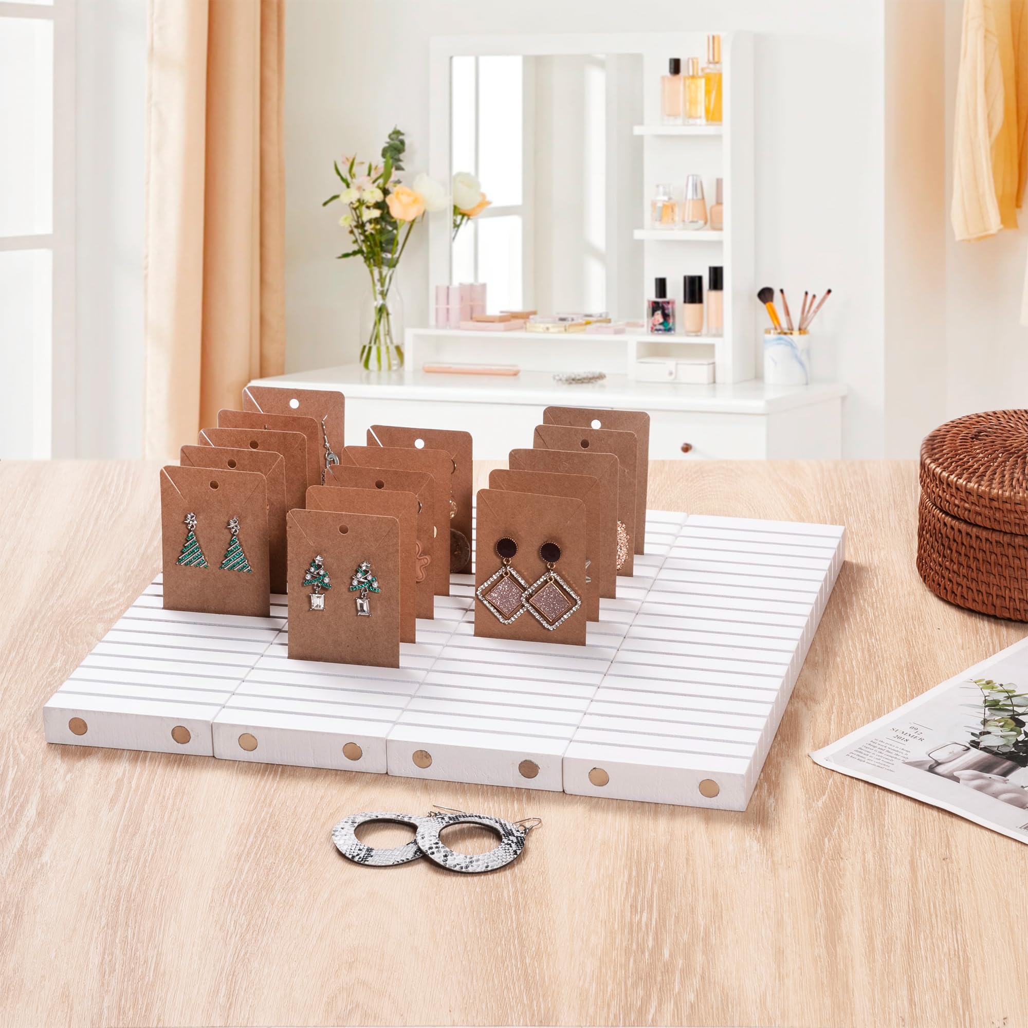 WILLOWDALE Namensschildhalter aus Holz, 30,5 cm, Weiß, Kartenhalter für Namensschild, Ausweis, Kunststoff-Kartenhalter, abnehmbarer Visitenkartenhalter für Schreibtisch, Büro, Empfang, 4 Stück