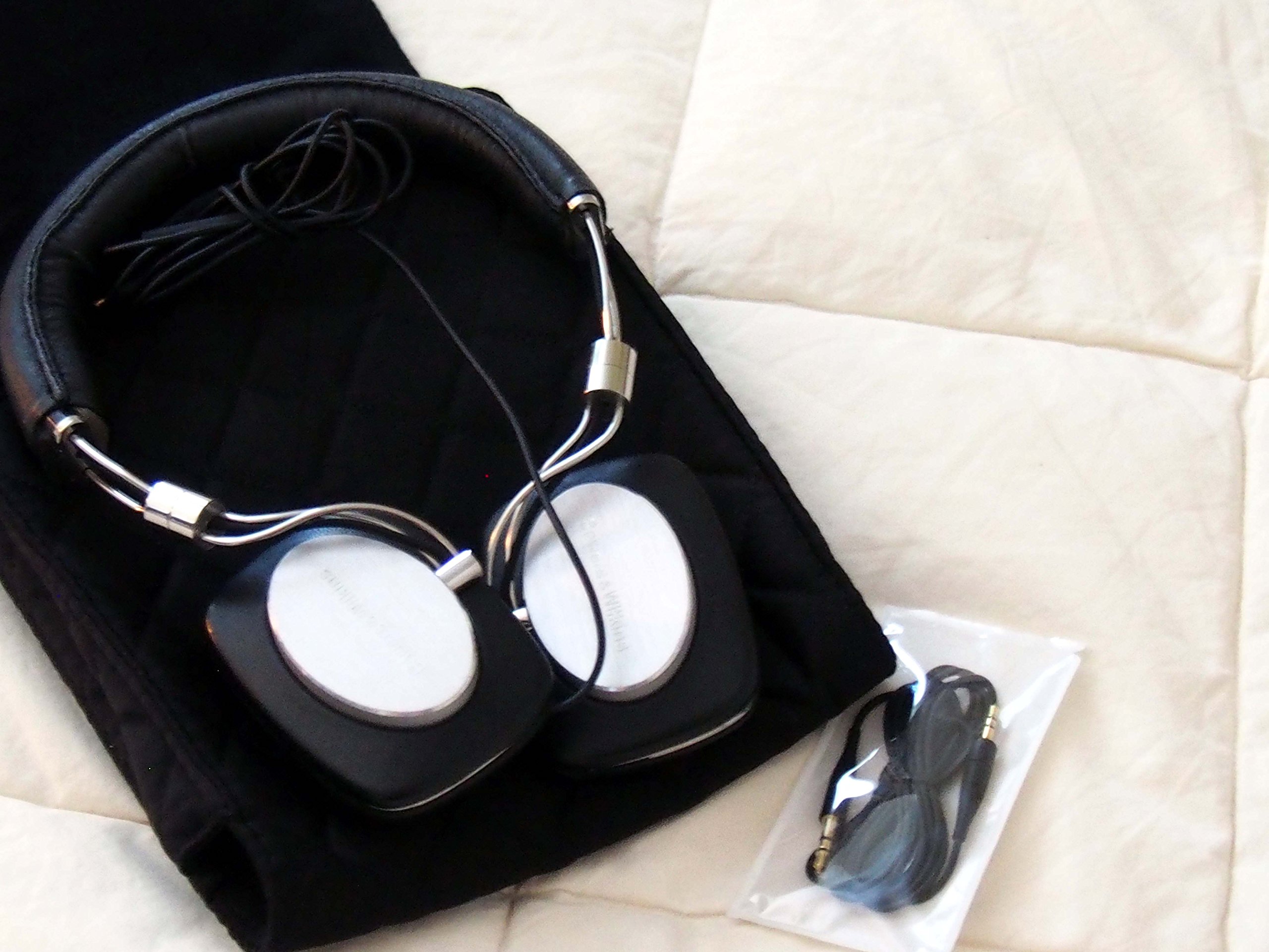 Amazon.com: Bowers & Wilkins P5 Mobile HiFi Stereo Headphones