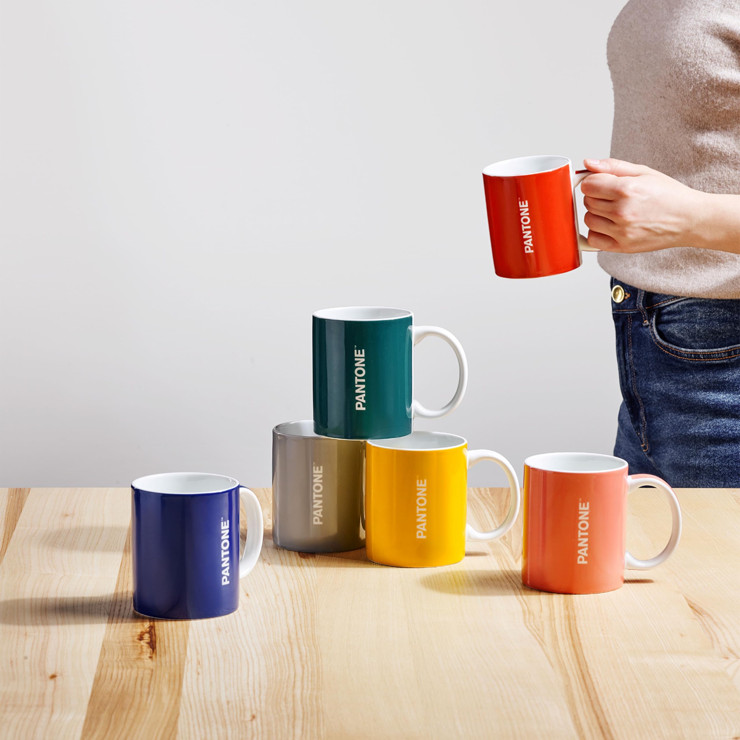 PANTONE - Tazza Colazione Personalizzata Pantone in Porcellana Resistente, Durevole, Antimacchia, Graffi, Odori - Tazze Caffe e The 350ml, Idee Regalo Regali Natale, Mug per Lavastoviglie e Microonde