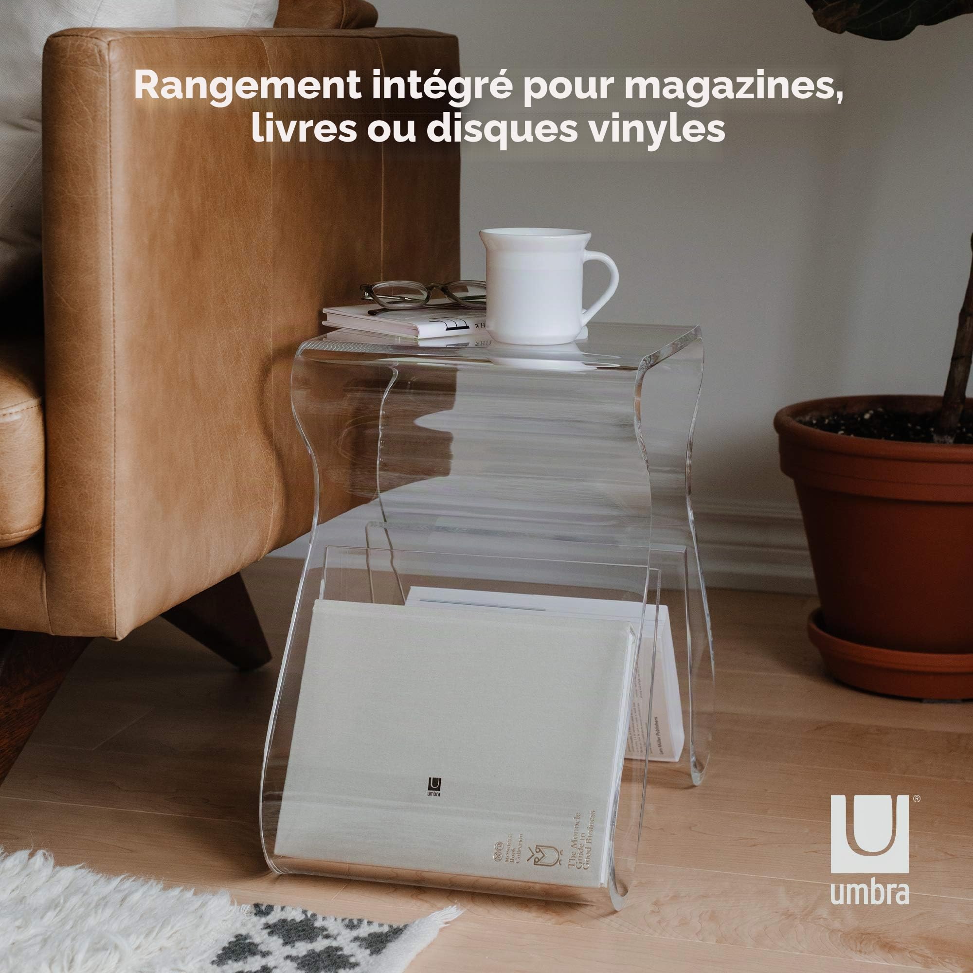 UMBRA Magino stool. Petite table d'appoint ou chevet Magino, avec range-magazines sur les 2 pieds. En Acrylique transparant. Dimension 42x29x43cm.