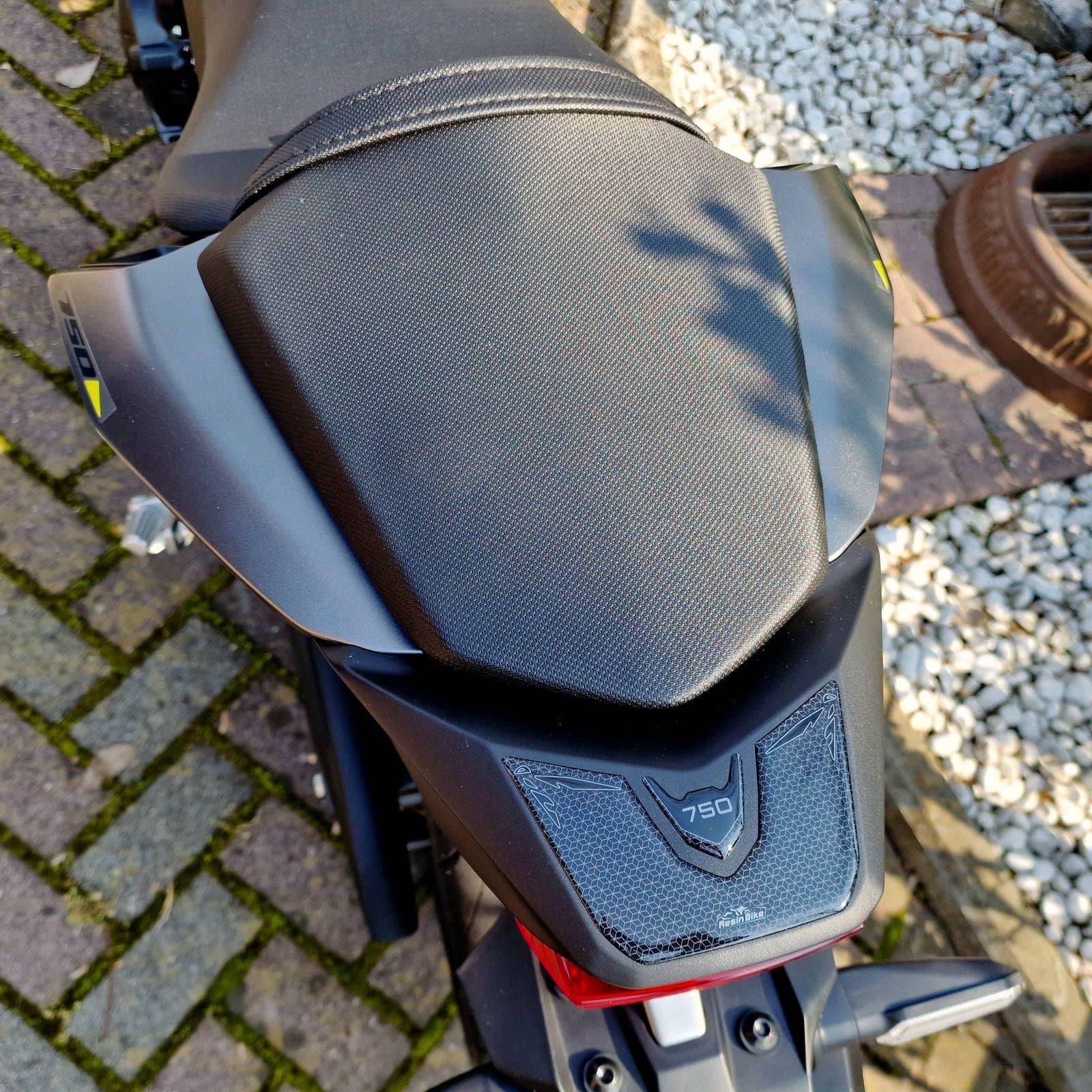 Resin Bike Motorsticker Compatibel met Honda Hornet 750 2023. Bescherming van de Motortank Tegen Stoten en Krassen. 3D Hars Sticker - Motor Gadgets - Made in Italy Resin Bike Motorsticker Compatibel met Honda Hornet 750 2023. Bescherming van de Motortank Tegen Stoten en Krassen. 3D Hars Sticker - Motor Gadgets - Made in Italy