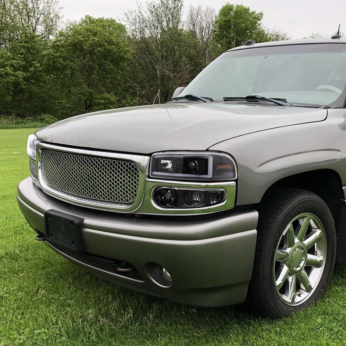 West River Black Bumper Lights Driving Lamps Heavy Duty ABS Plastic Housing/Polycarbonate Lens Left Right Front for GMC for Yukon 2000-2006 for Sierra 1500 2002-2007 3157Na Bulbs-Turn Signal