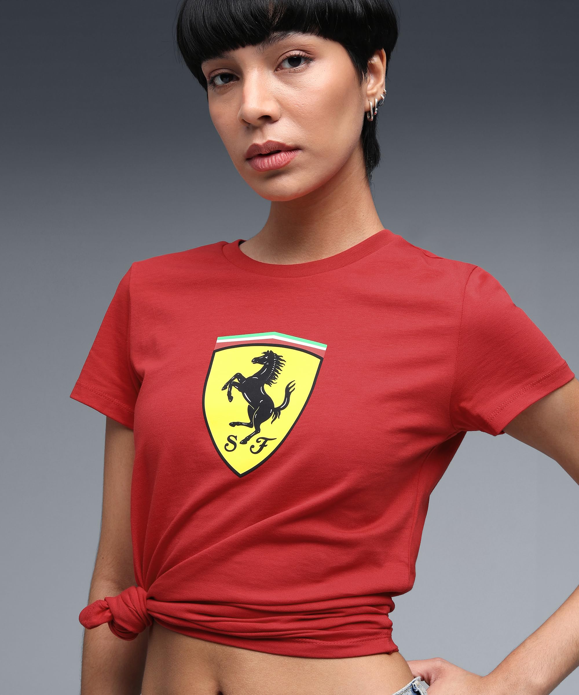 PUMA Scuderia Ferrari F1 T-Shirt Donna con Grande Logo Scudetto