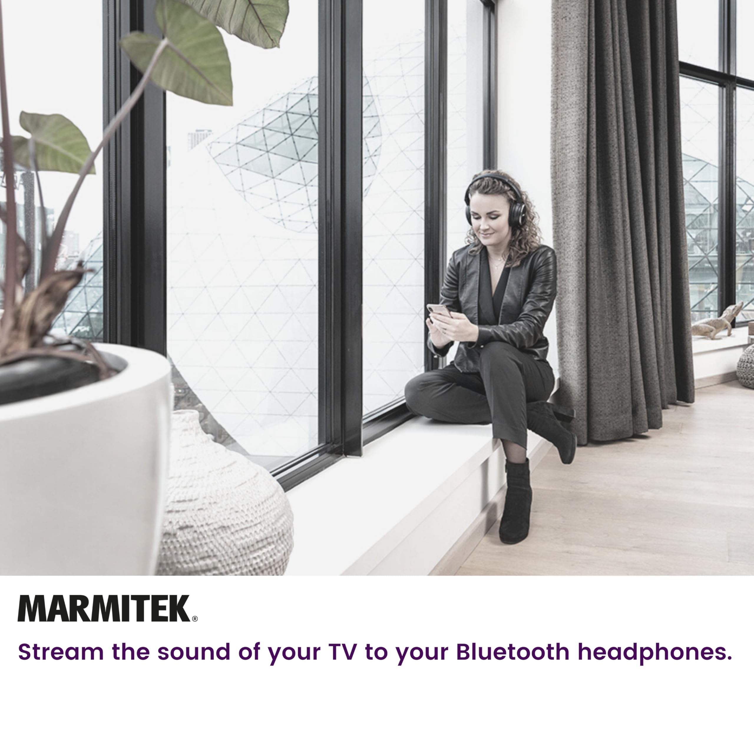 Marmitek BoomBoom 50 - Transmisor Bluetooth TV para auriculares | Emisor de audio jack 3,5 mm para sonido TV inalámbrico, USB, Plug & Play, AAC, aptX, A2DP y fácil emparejamiento