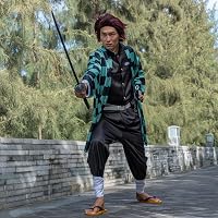 57 SPECIAL REPLICAS Demon Slayer Katana Fa Kard 105 cm - Tanjiro Kamado Bambusz Bokken Övvel és Állvánnyal - Anime Cosplay Kellék 8