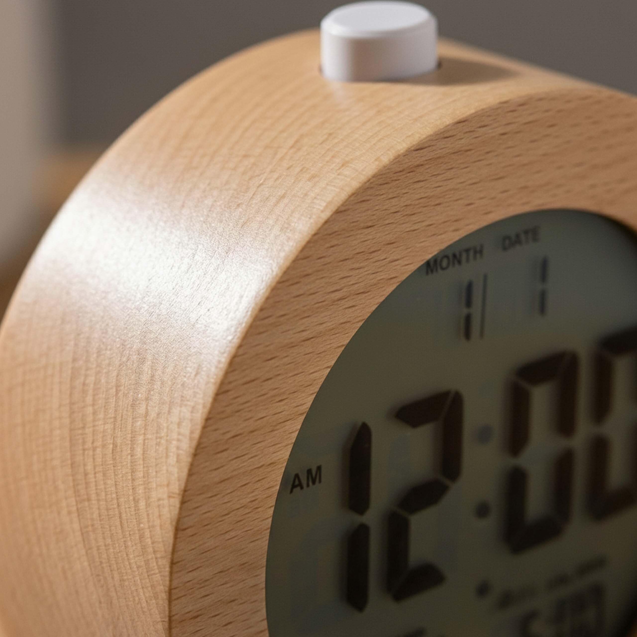 Relaxdays Despertador Digital de Madera con indicador de Fecha y Temperatura, función de repetición, luz, Reloj Despertador Digital Redondo, Color Natural