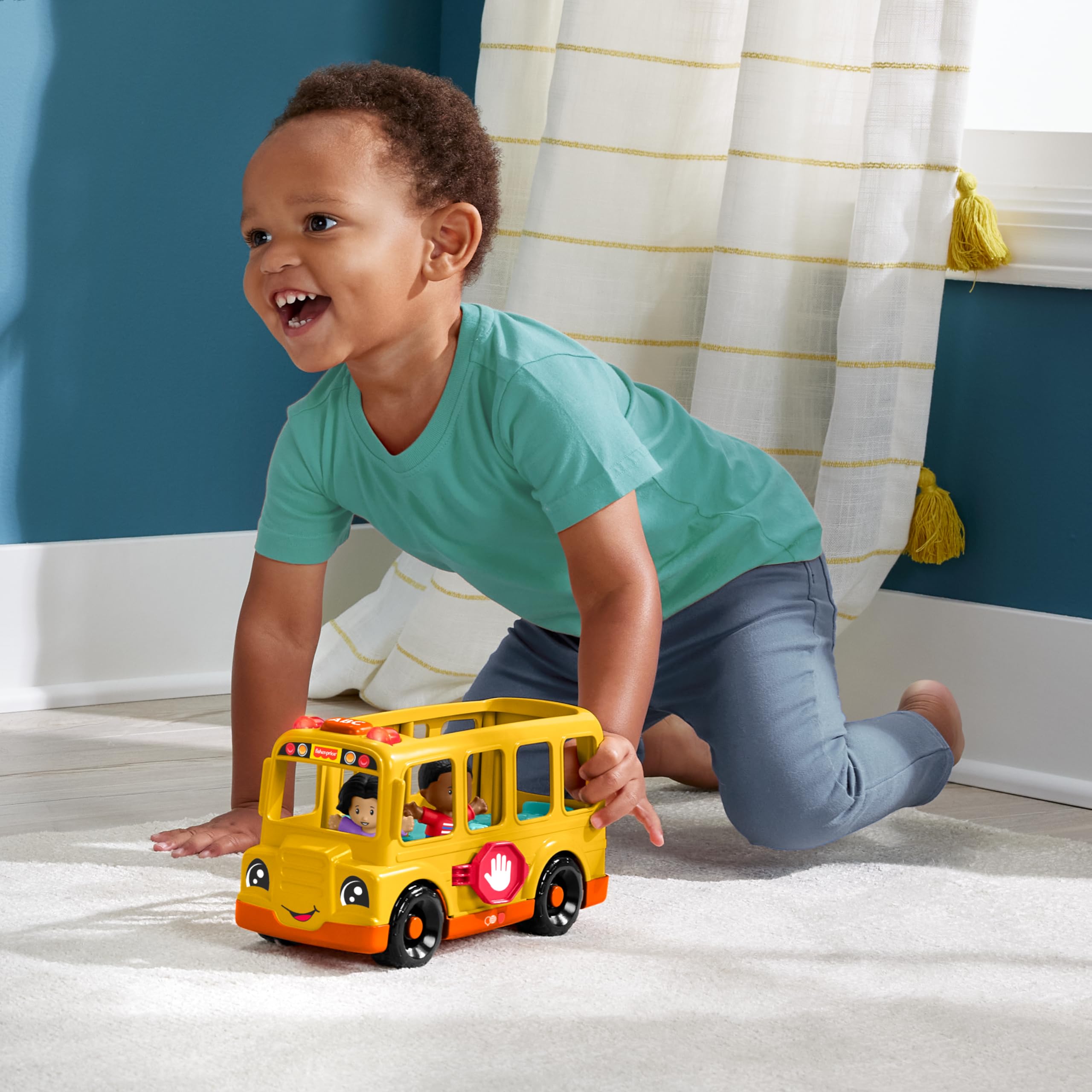 Fisher-Price Little People muzyczny pojazd szkolny z 2 figurkami, dla dzieci od 1 roku, wersja wielojęzyczna, HYT03