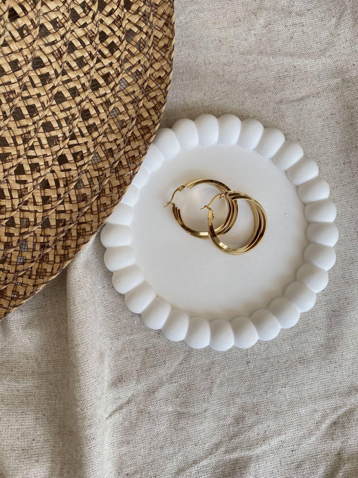 TREETRUNK® Small Bubble Tray | Cement Tray | Aesthetic Tray | Minimalist Decor | Trinket Tray | Modern Home Decor | New Home Gift | Multipurpose (14.3×14.3cm) (Off White)