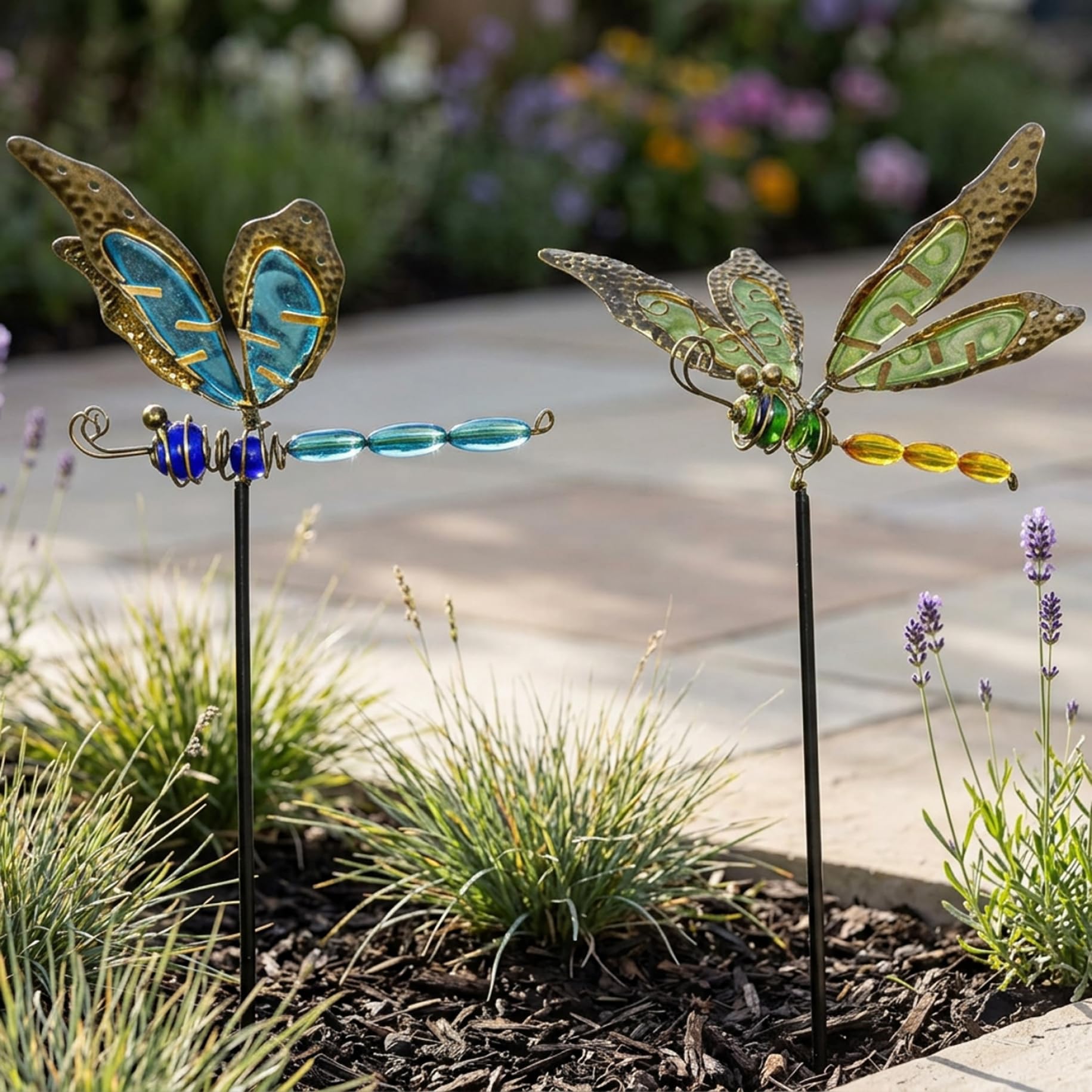Qoidrfofse 2Pcs Decorative Garden Stakes, Vibrant Dragonfly Decor Luminous Whirling Outdoor Decor for Flower Beds Patio Lawn Ornaments & Garden Decorations