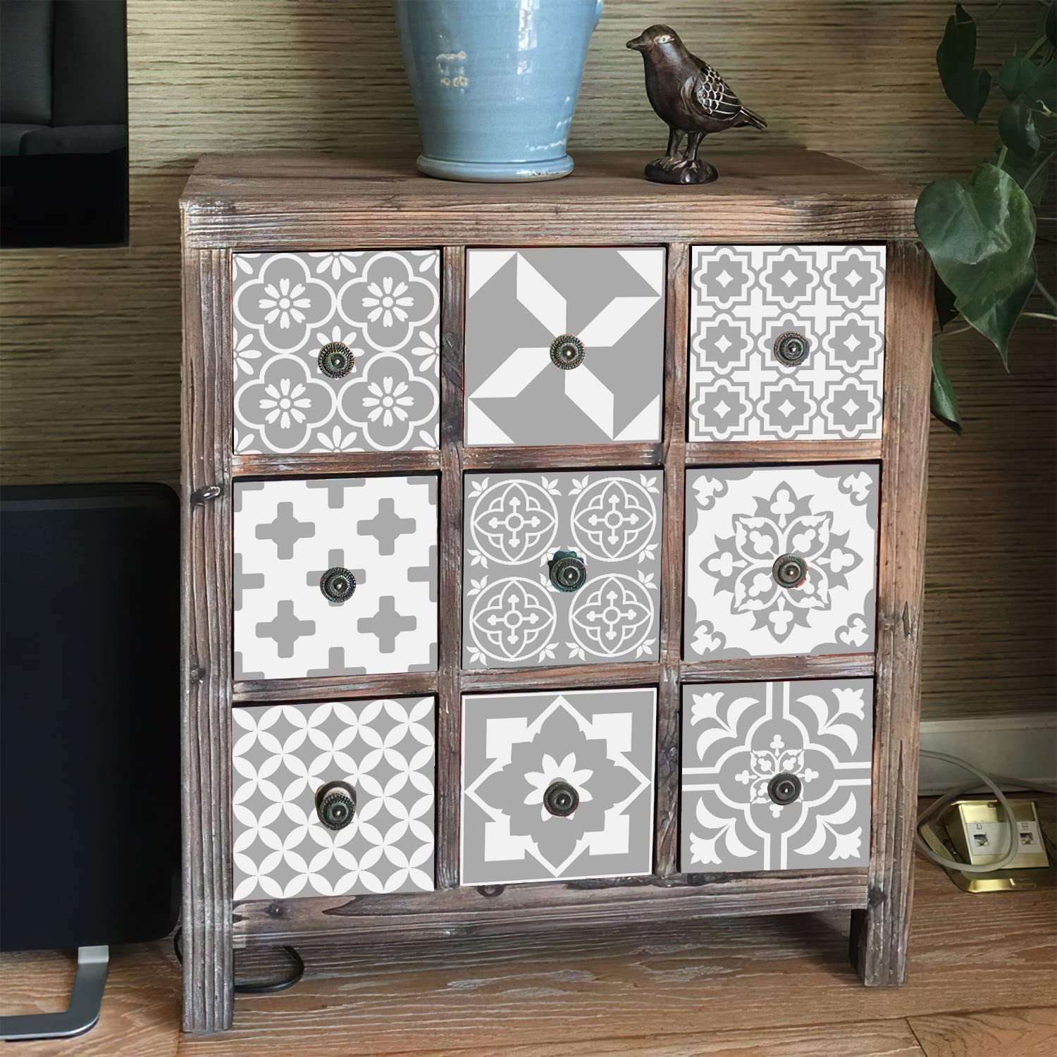 Stylowe szare kwiatowe naklejki ścienne z wytrzymałego i trwałego PCW, do łazienki i kuchni, odporne na wodę i olej, wymiary: 20 x 20 cm (48 szt