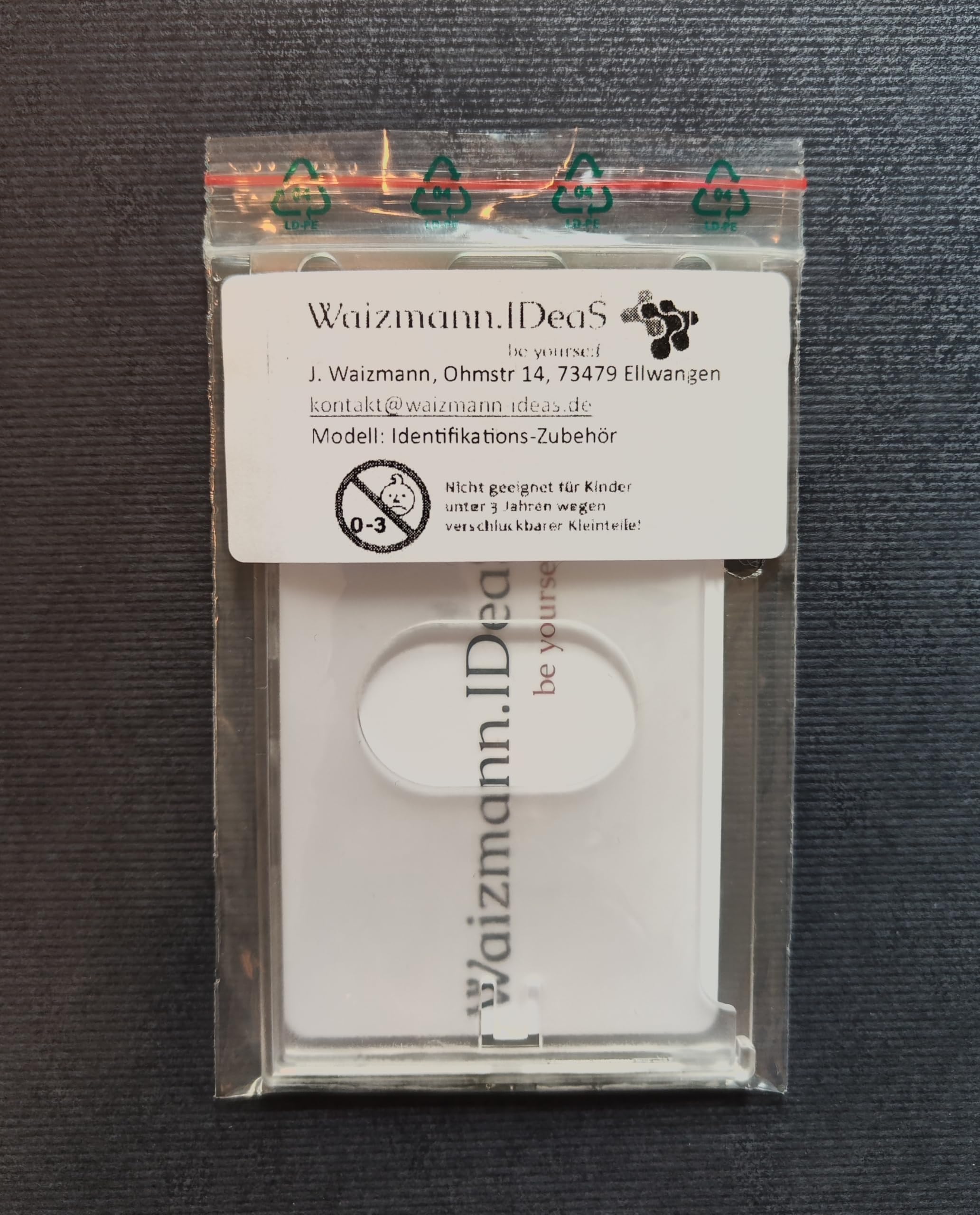 50x VERTIKAL Kartenhalter Ausweishülle Ausweishalter Hartplastik Polycarbonat Namensschild