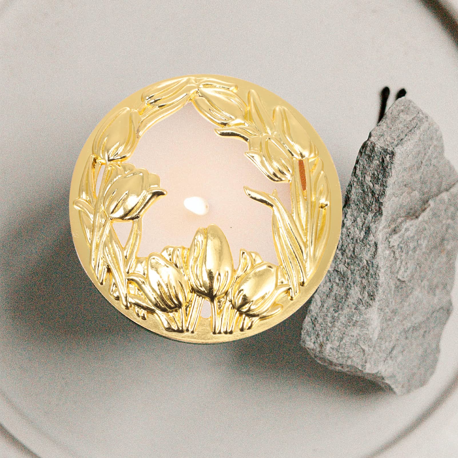 FOMIYES 1pc Hollow Candle Windproof Candleholder Built Lid for Scented Candles Decorative and Design for Home and Gifting