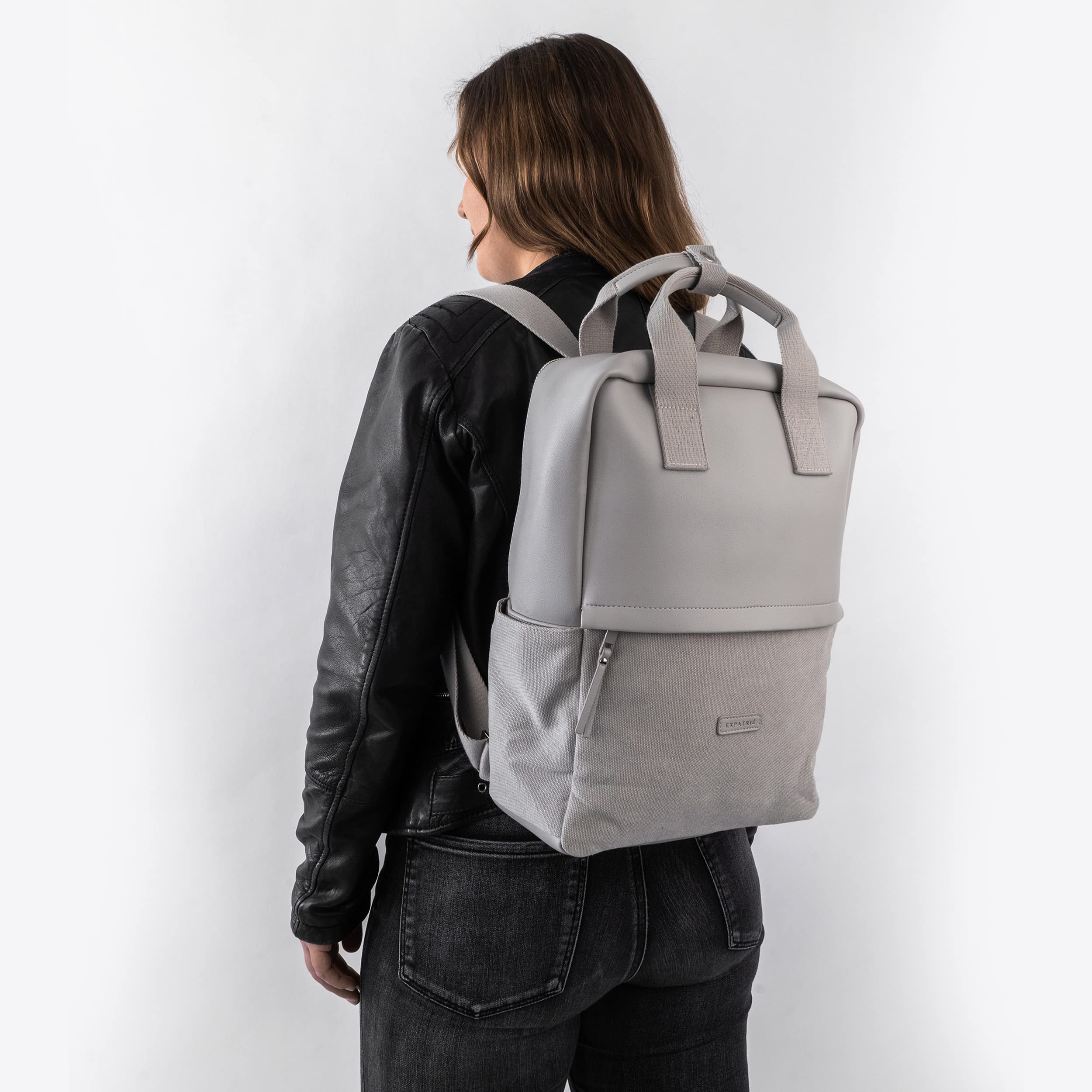 Plecak damski – Expatrié Mila Daypack z bawełny Canvas i wegańskiej skóry – plecak dzienny, mały plecak na czas wolny i biznesowy – torba o pojemności 12 litrów z kieszenią na laptopa o przekątnej