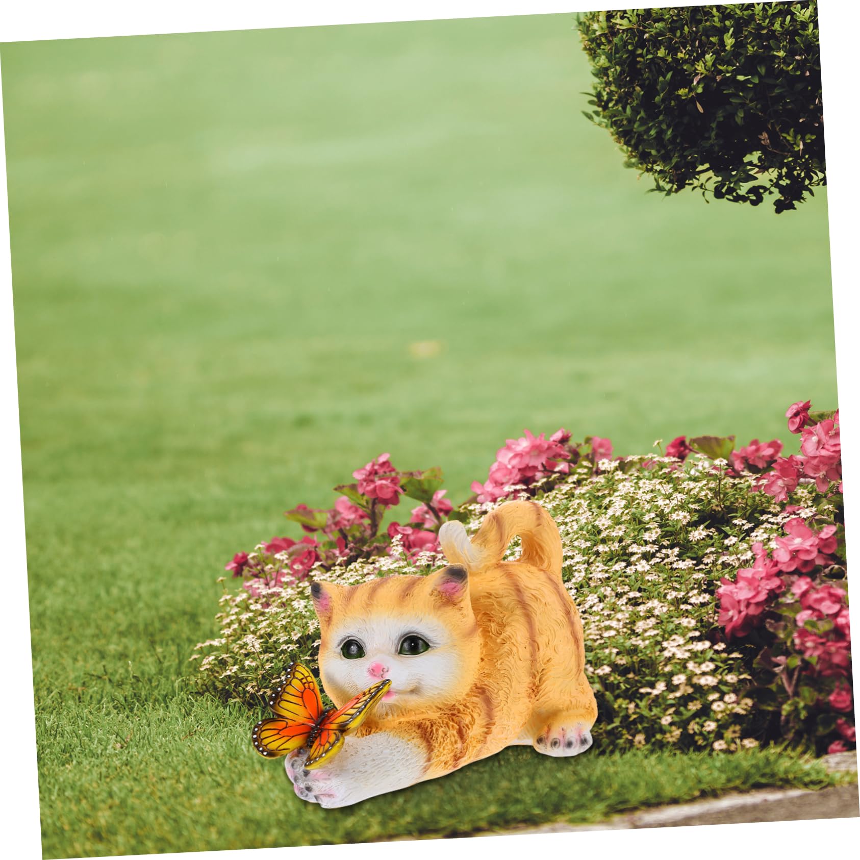 Realistische Katzenornament aus Kunstharz mit Gelber Farbe und Einzigartiger Form Raumdekoration für Garten und Sammler Lebensechte Katzenfigur für Outdoor Bereich