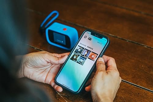 Miniatura 9 de Polaroid - Cámara de acción WiFi de doble pantalla 4K 18mp, impermeable con batería recargable integrada y accesorios de montaje para vlogging